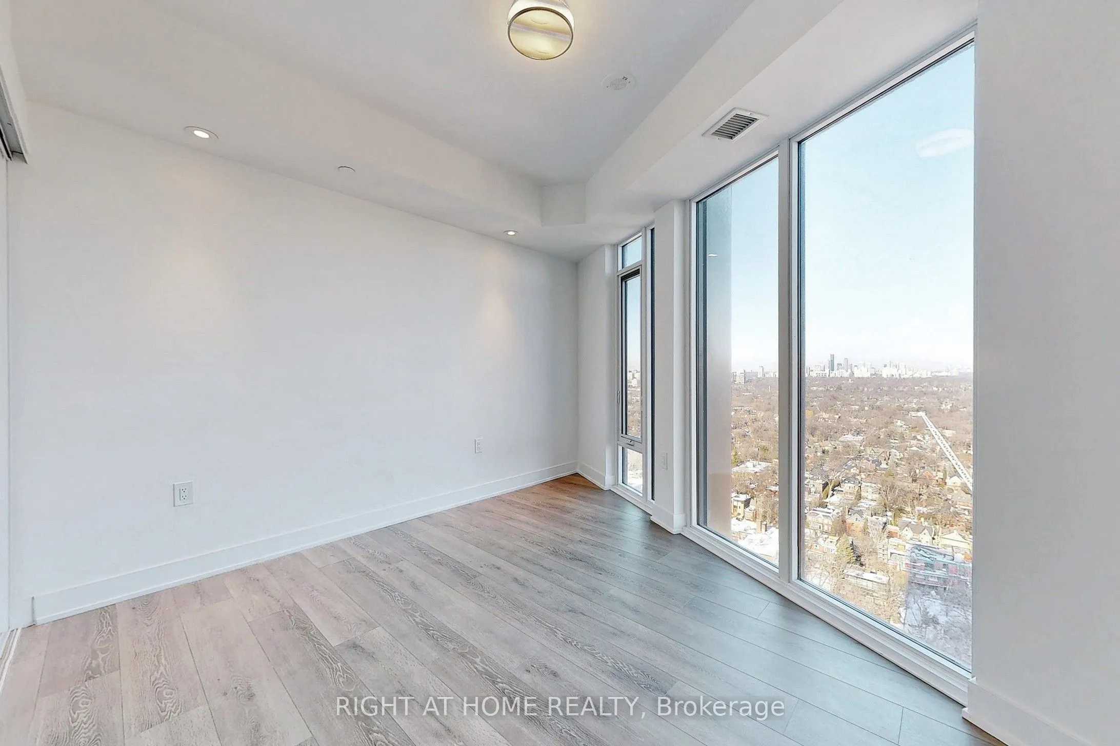 575 Bloor Street E, #3103
