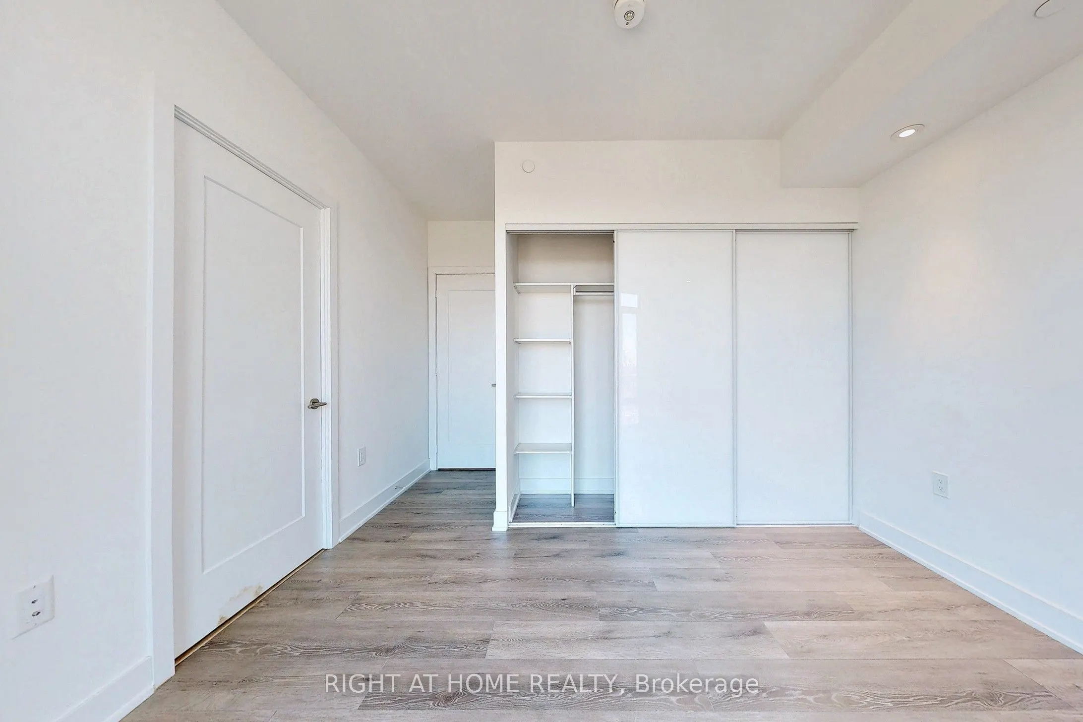 575 Bloor Street E, #3103