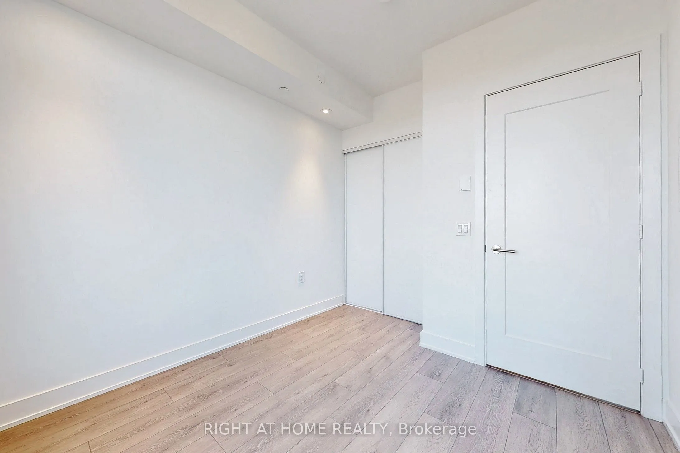 575 Bloor Street E, #3103