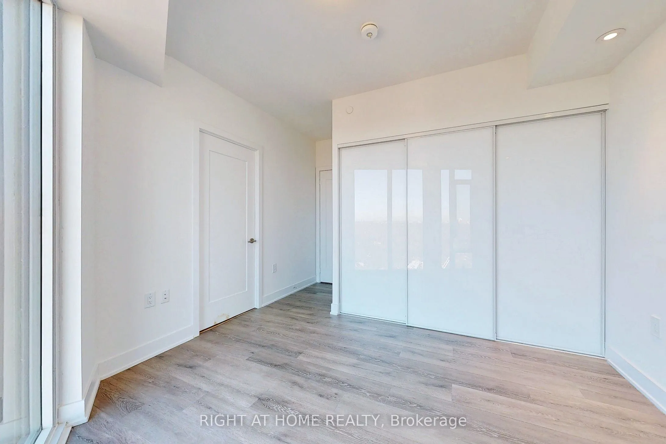 575 Bloor Street E, #3103