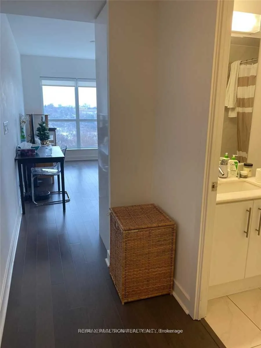 58 Orchard View Boulevard, #1102