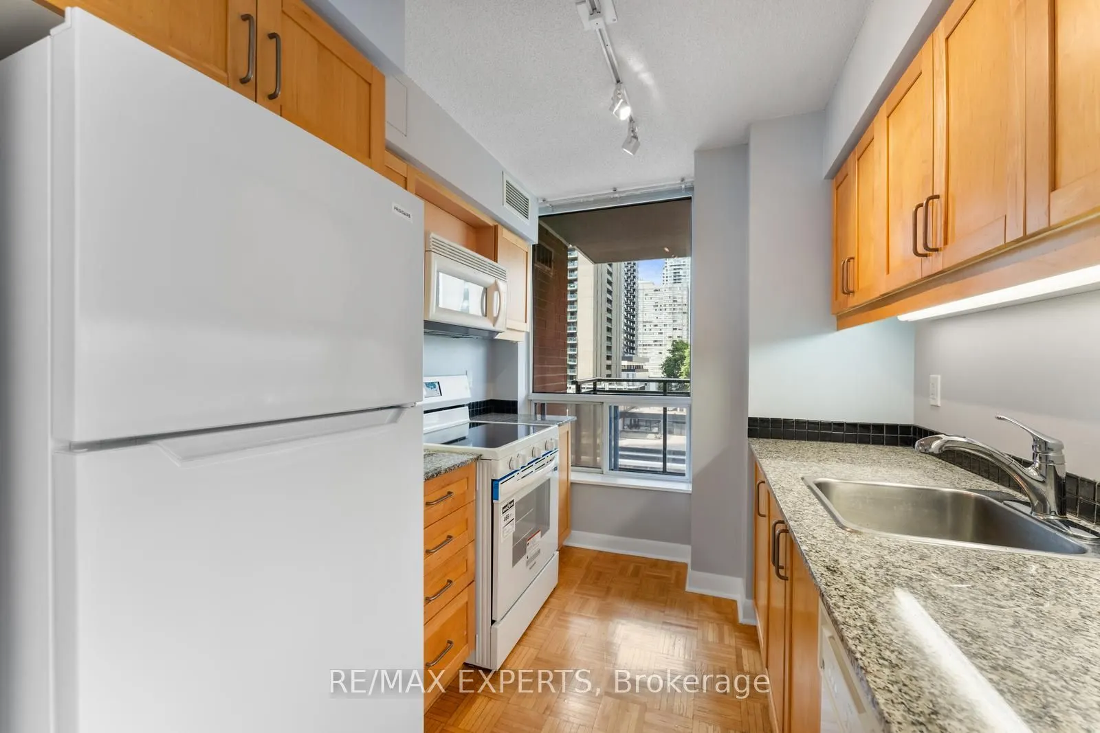 33 Sheppard Avenue E, #510