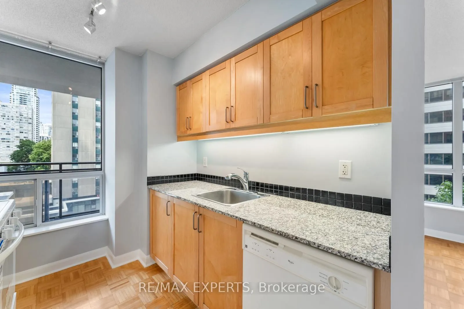 33 Sheppard Avenue E, #510