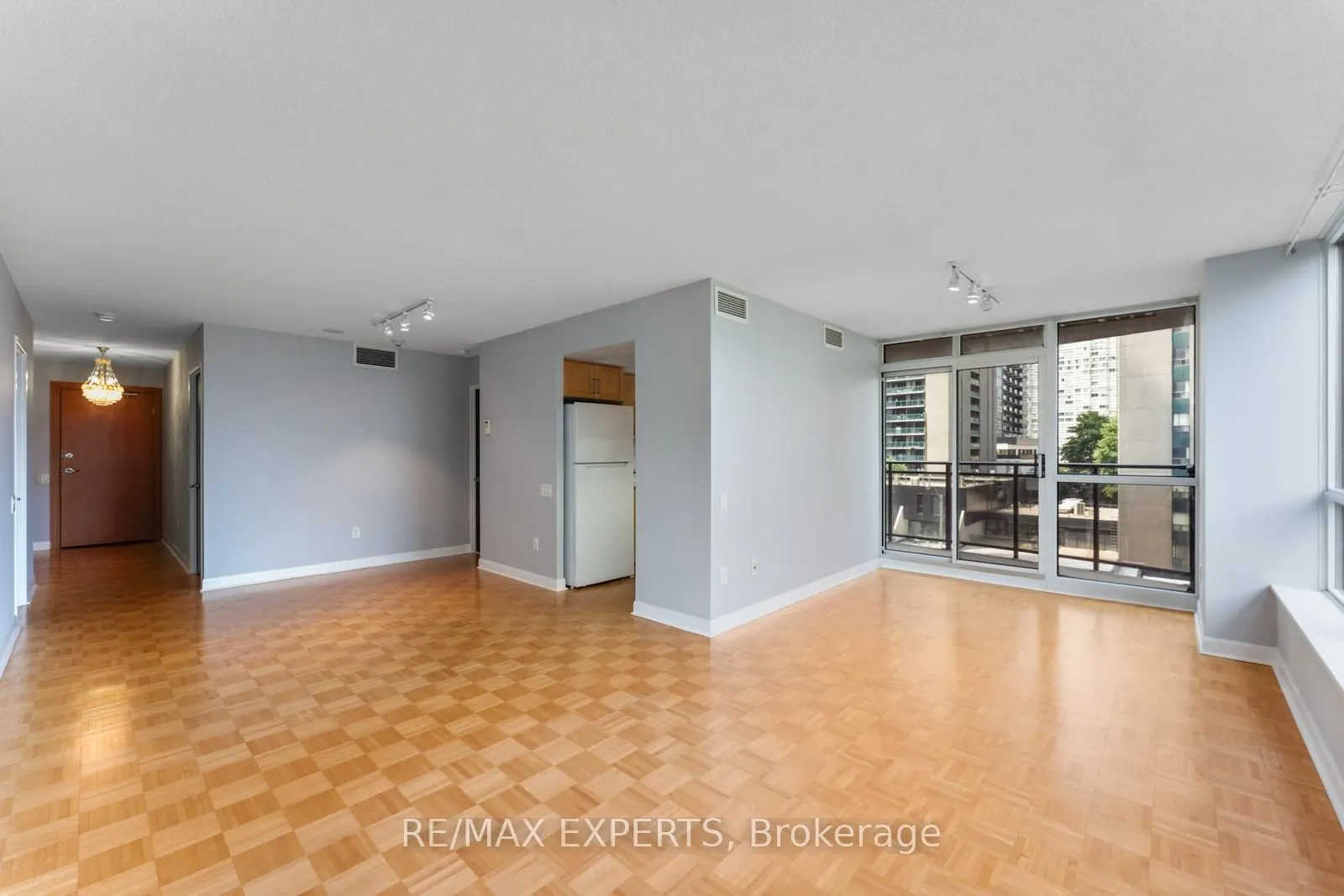 33 Sheppard Avenue E, #510