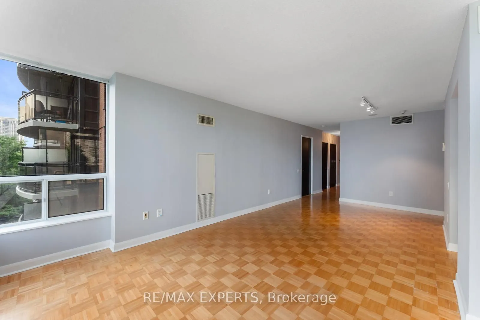 33 Sheppard Avenue E, #510