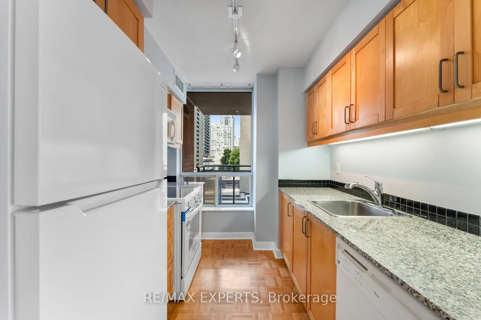 33 Sheppard Avenue E, #510
