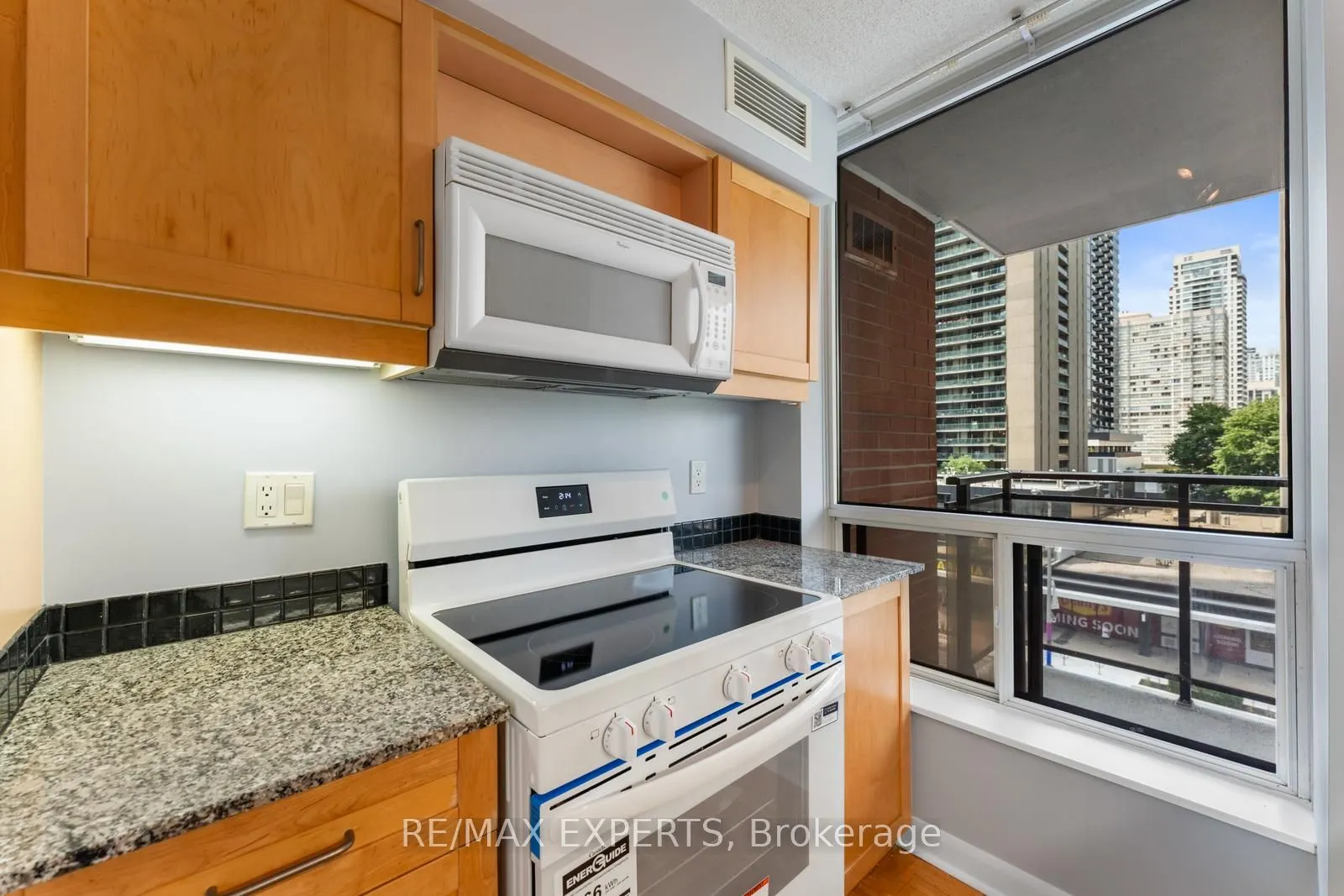 33 Sheppard Avenue E, #510