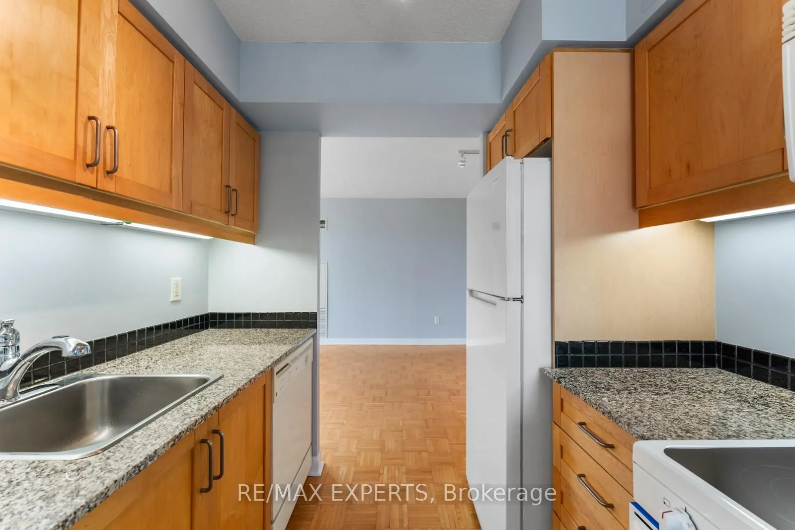 33 Sheppard Avenue E, #510