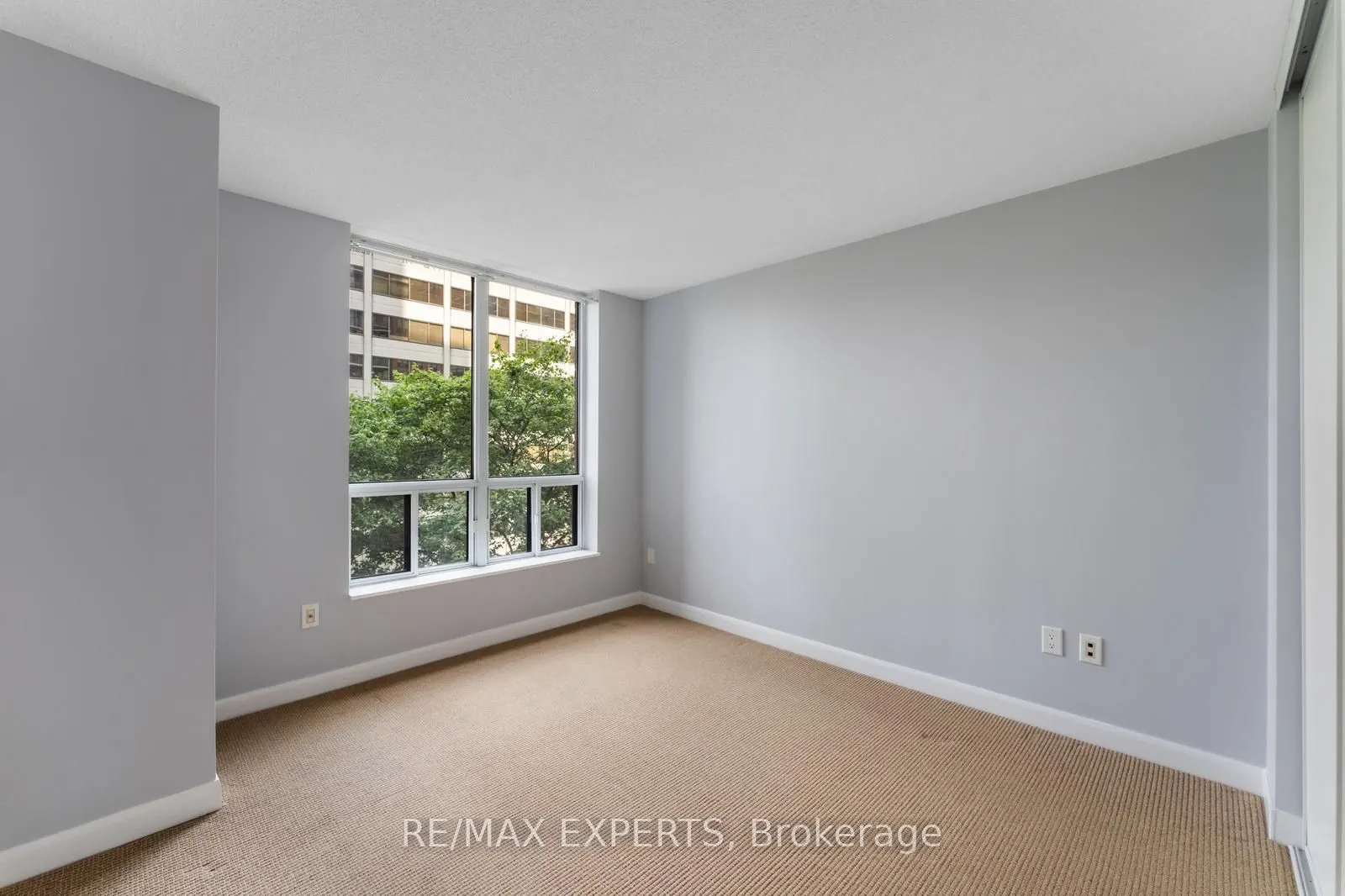 33 Sheppard Avenue E, #510