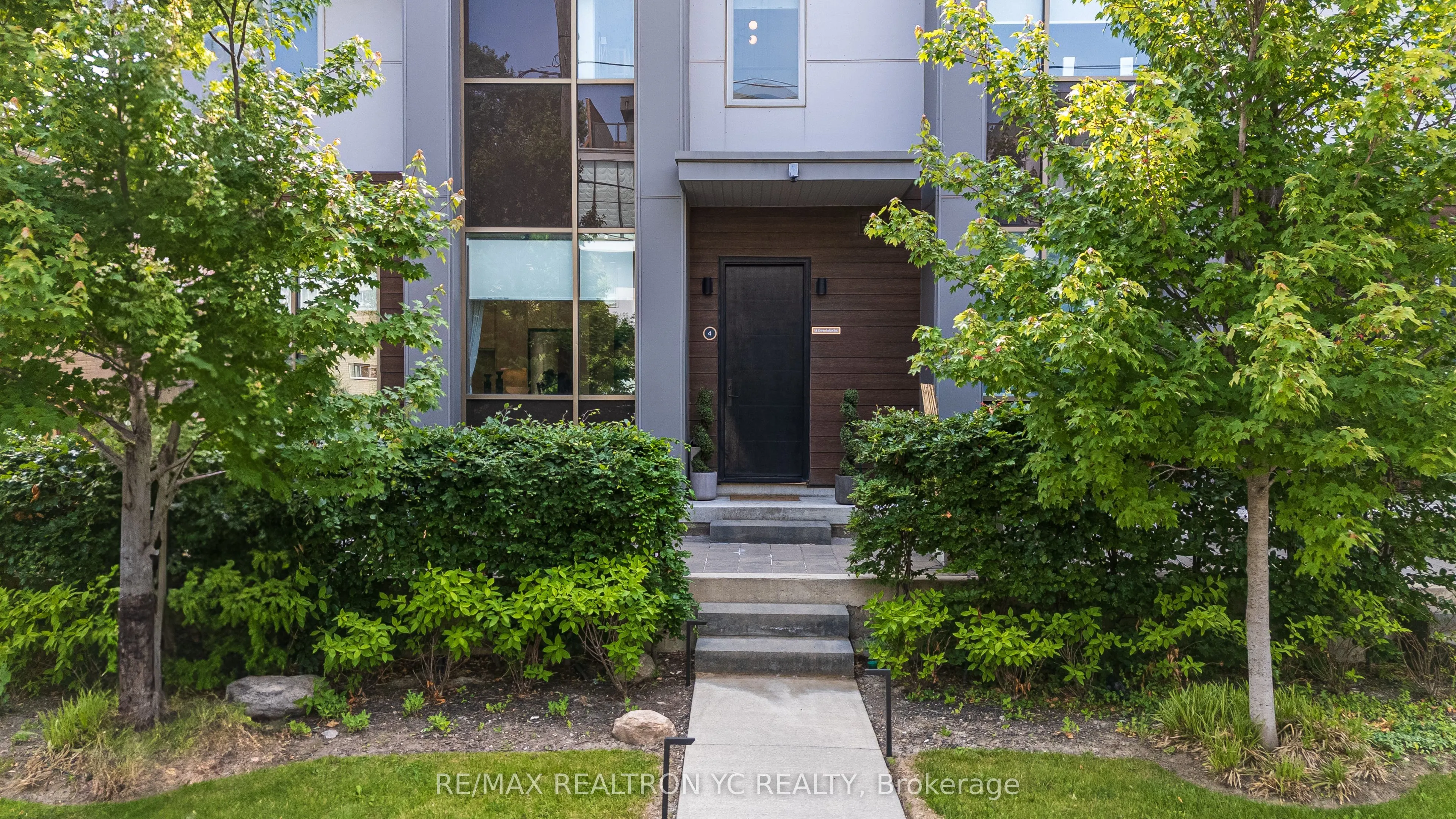 18 Greenbriar Road, #4