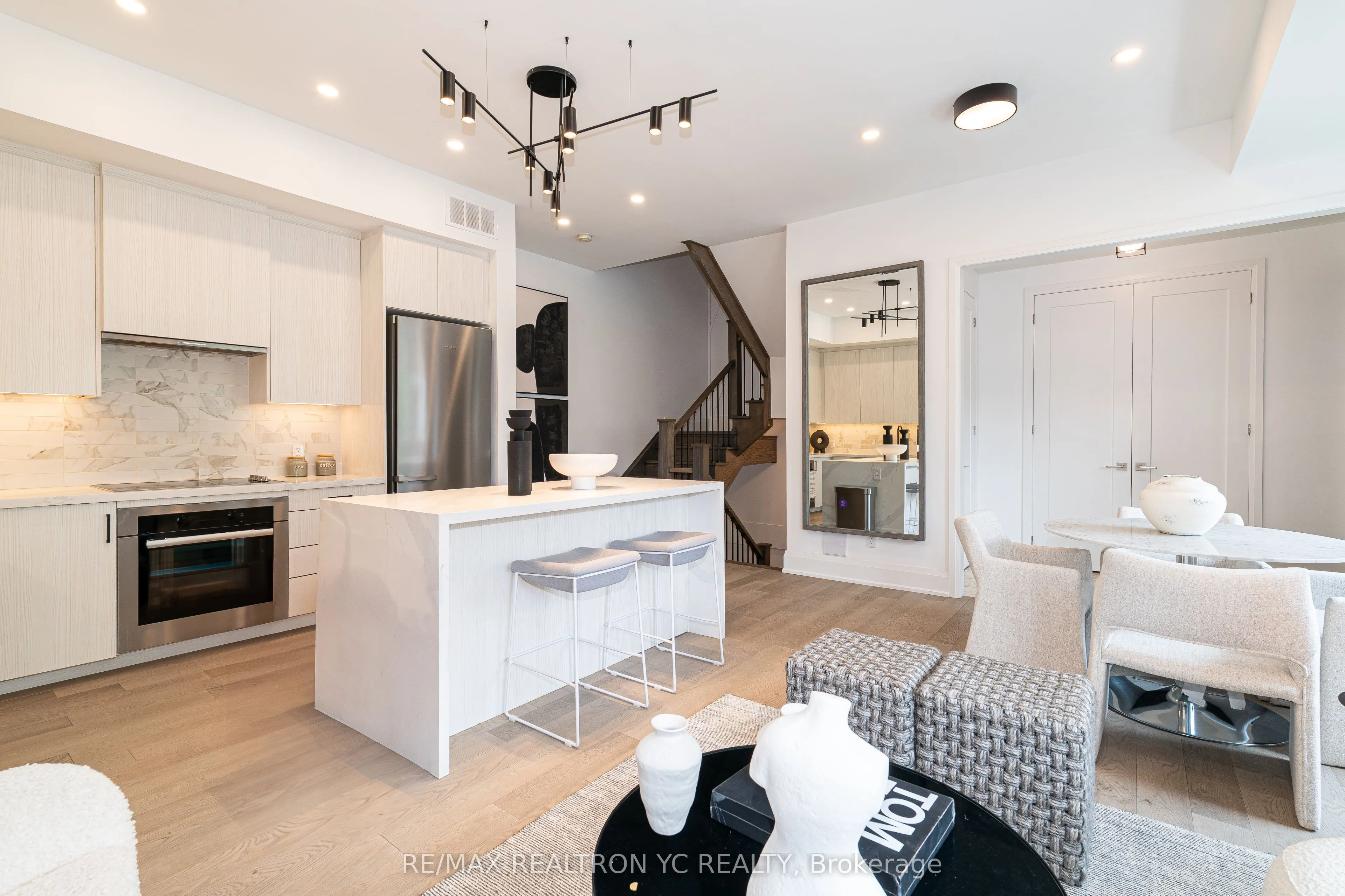 18 Greenbriar Road, #4