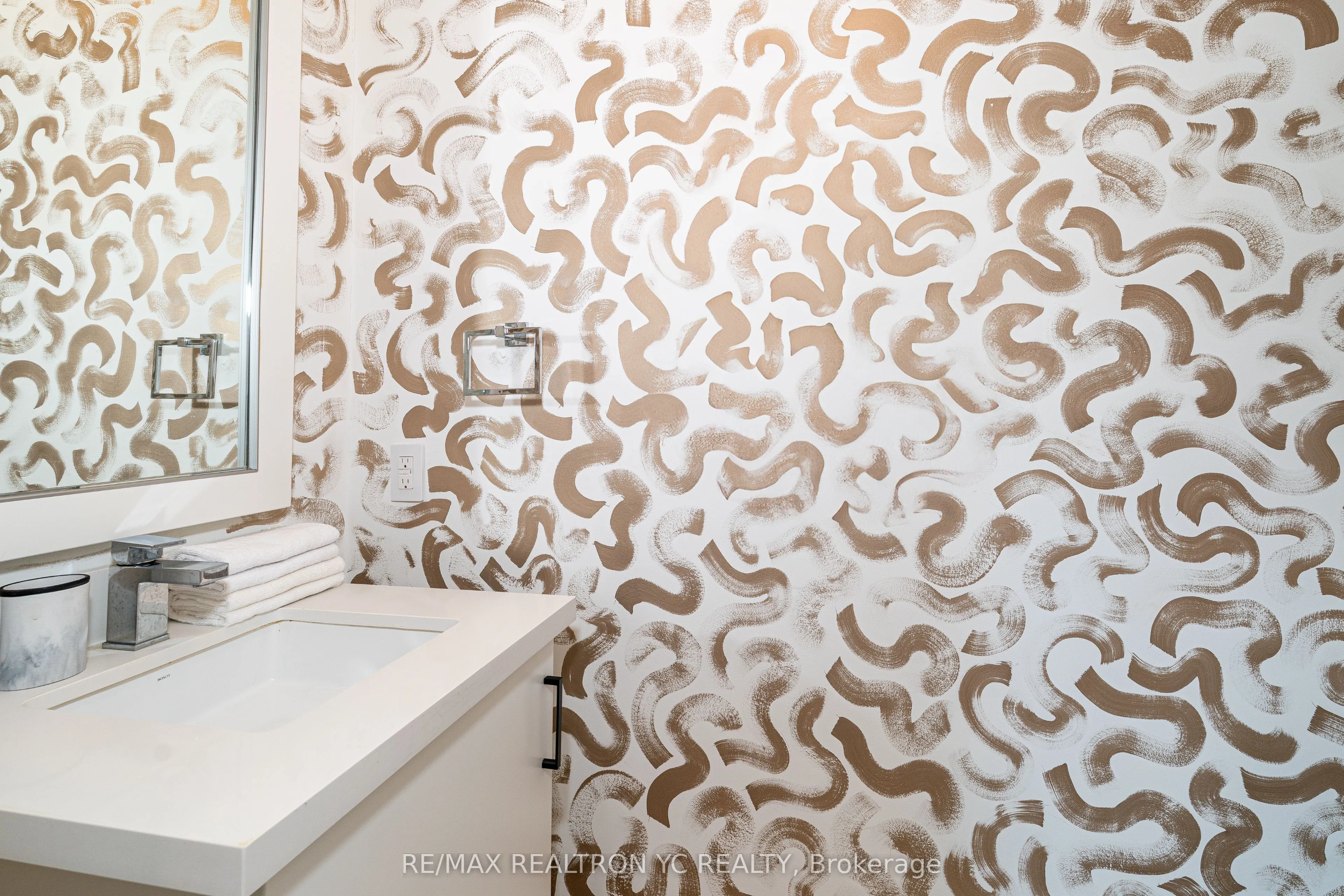 18 Greenbriar Road, #4