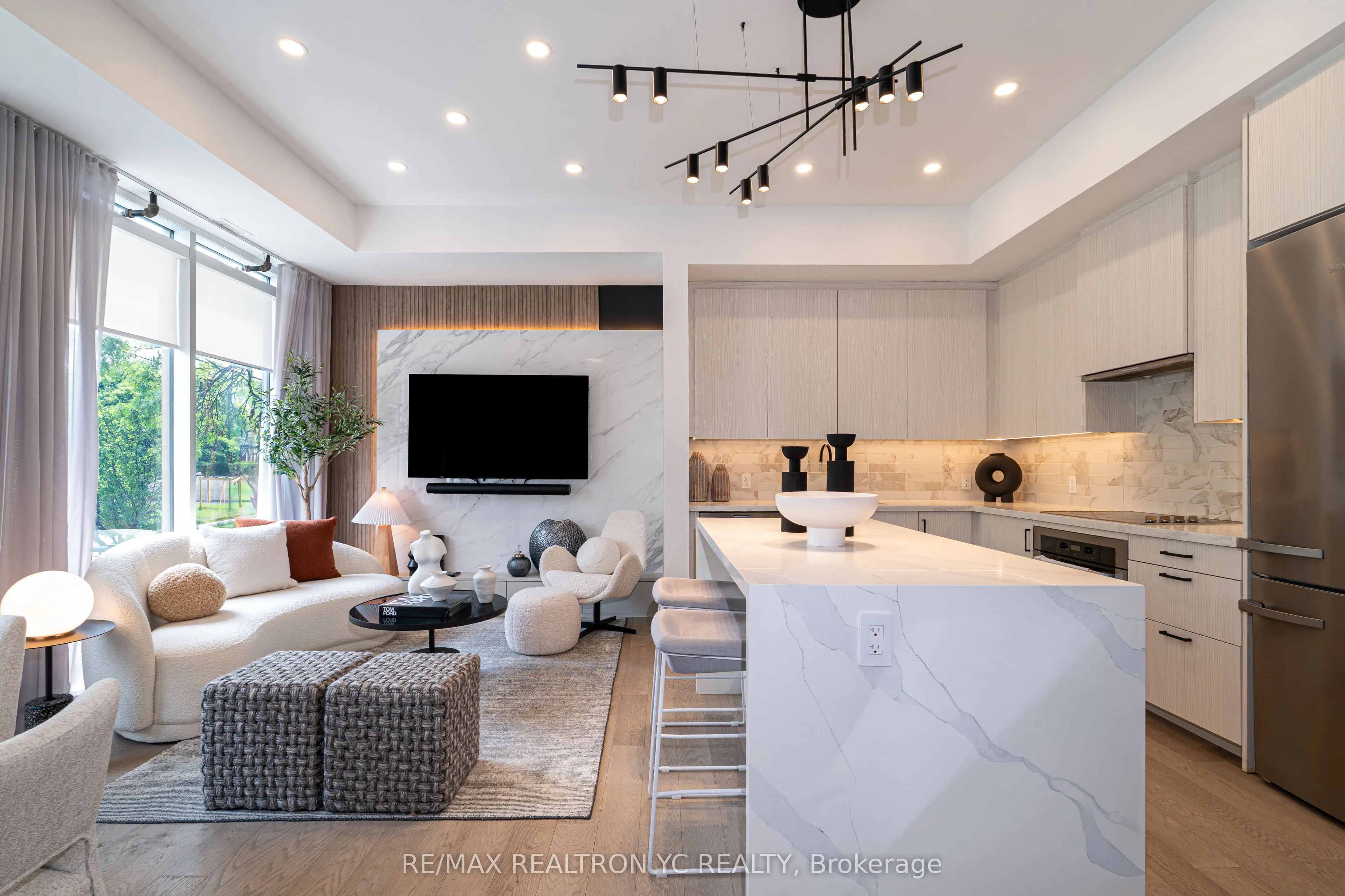 18 Greenbriar Road, #4