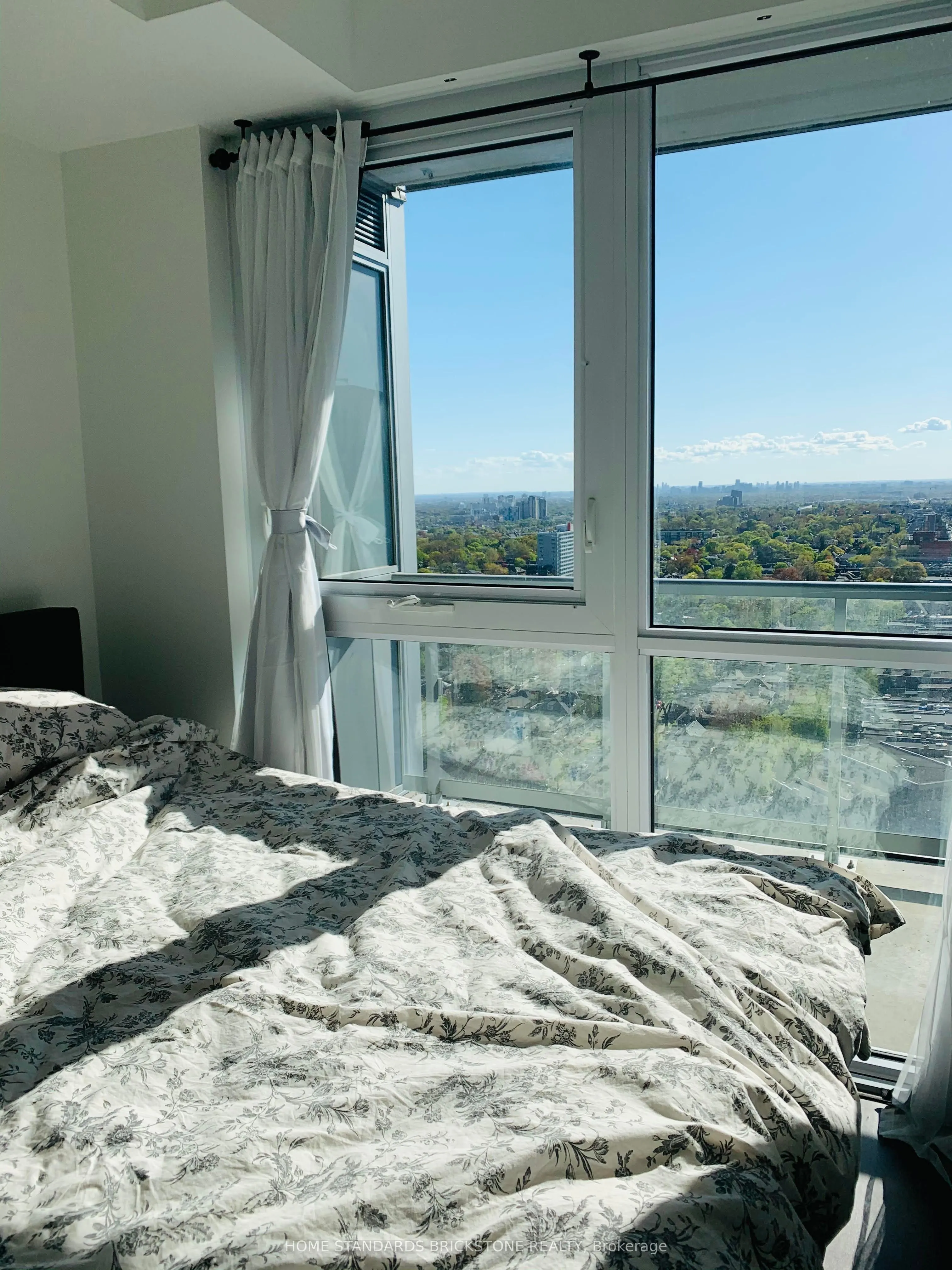 501 St.Clair Avenue W, #1810