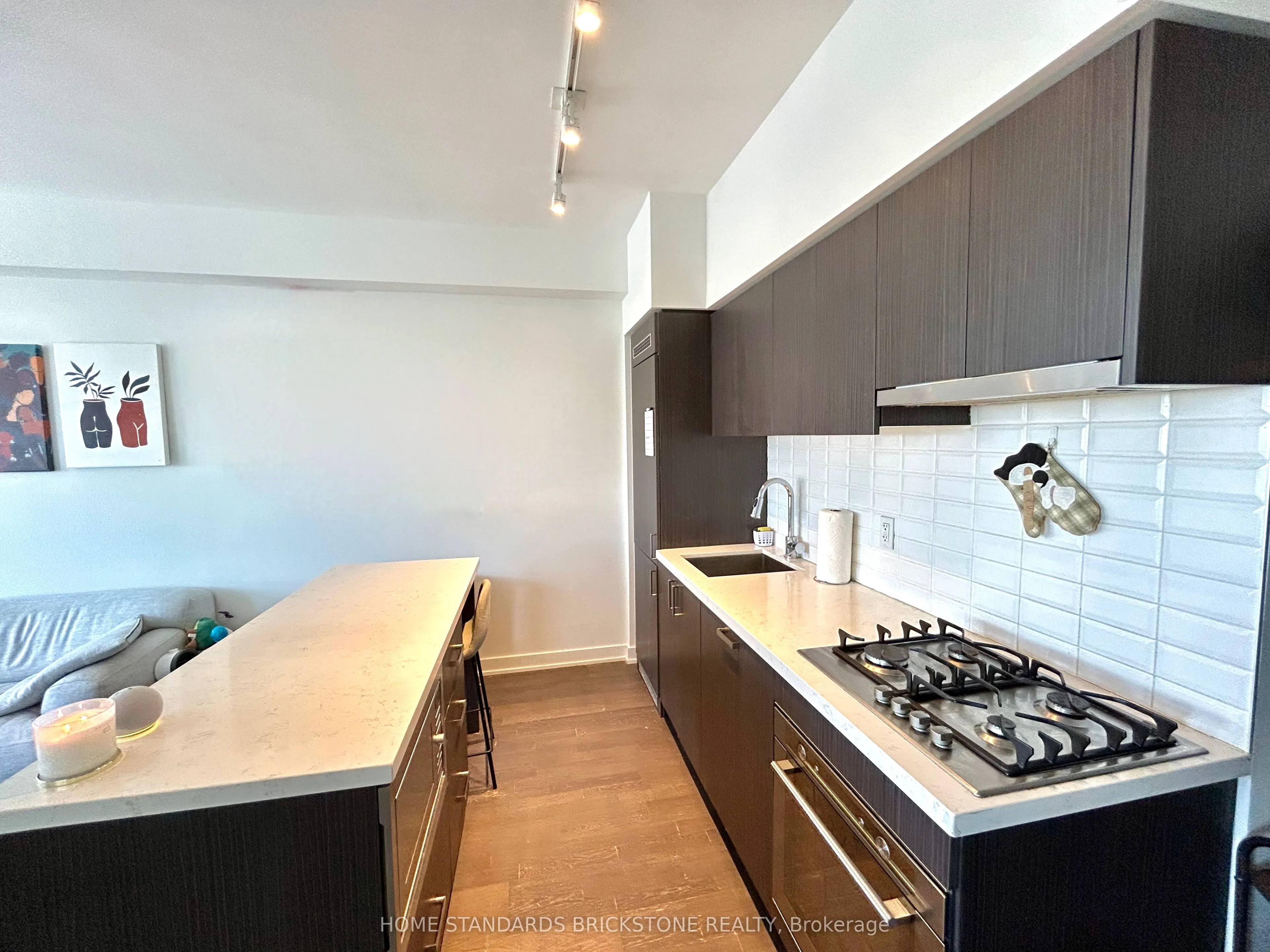 501 St.Clair Avenue W, #1810
