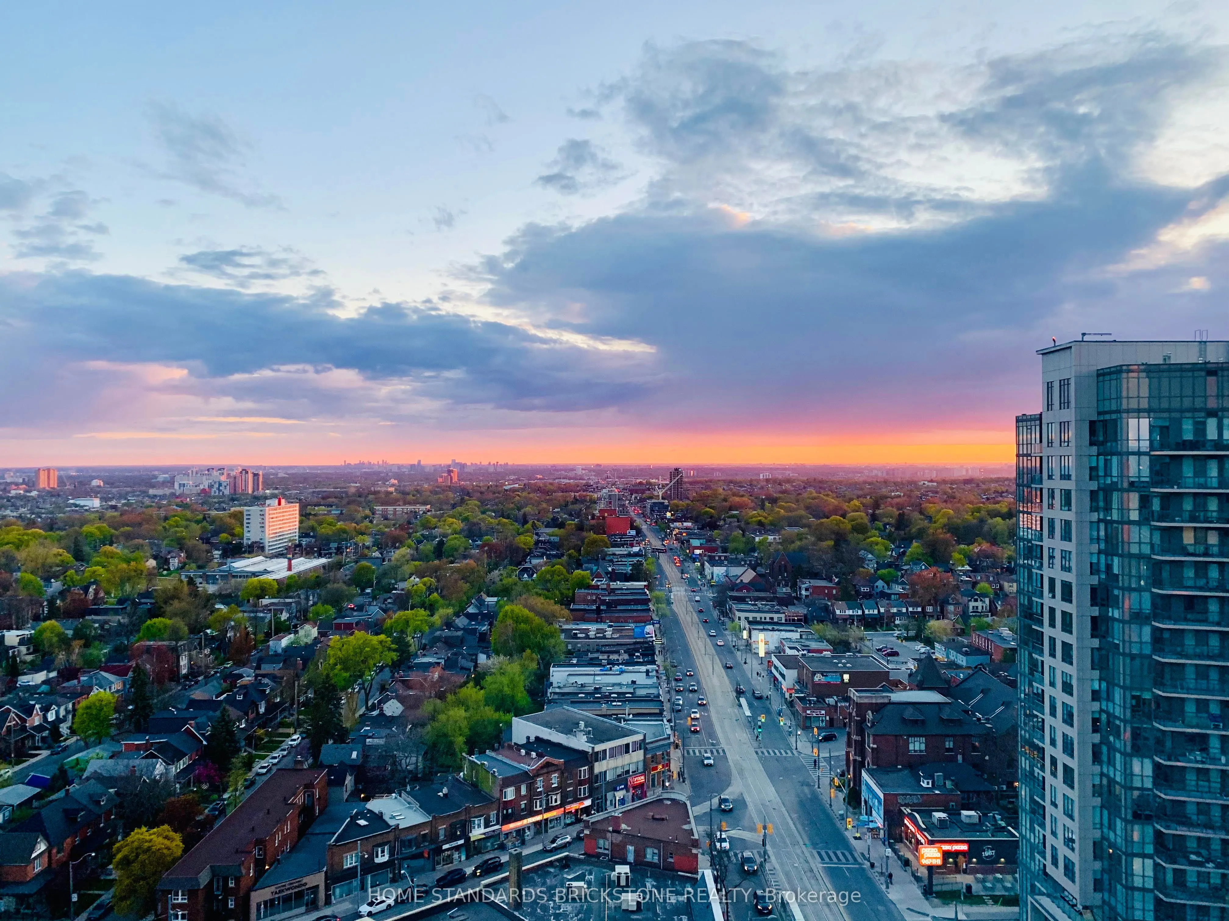 501 St.Clair Avenue W, #1810
