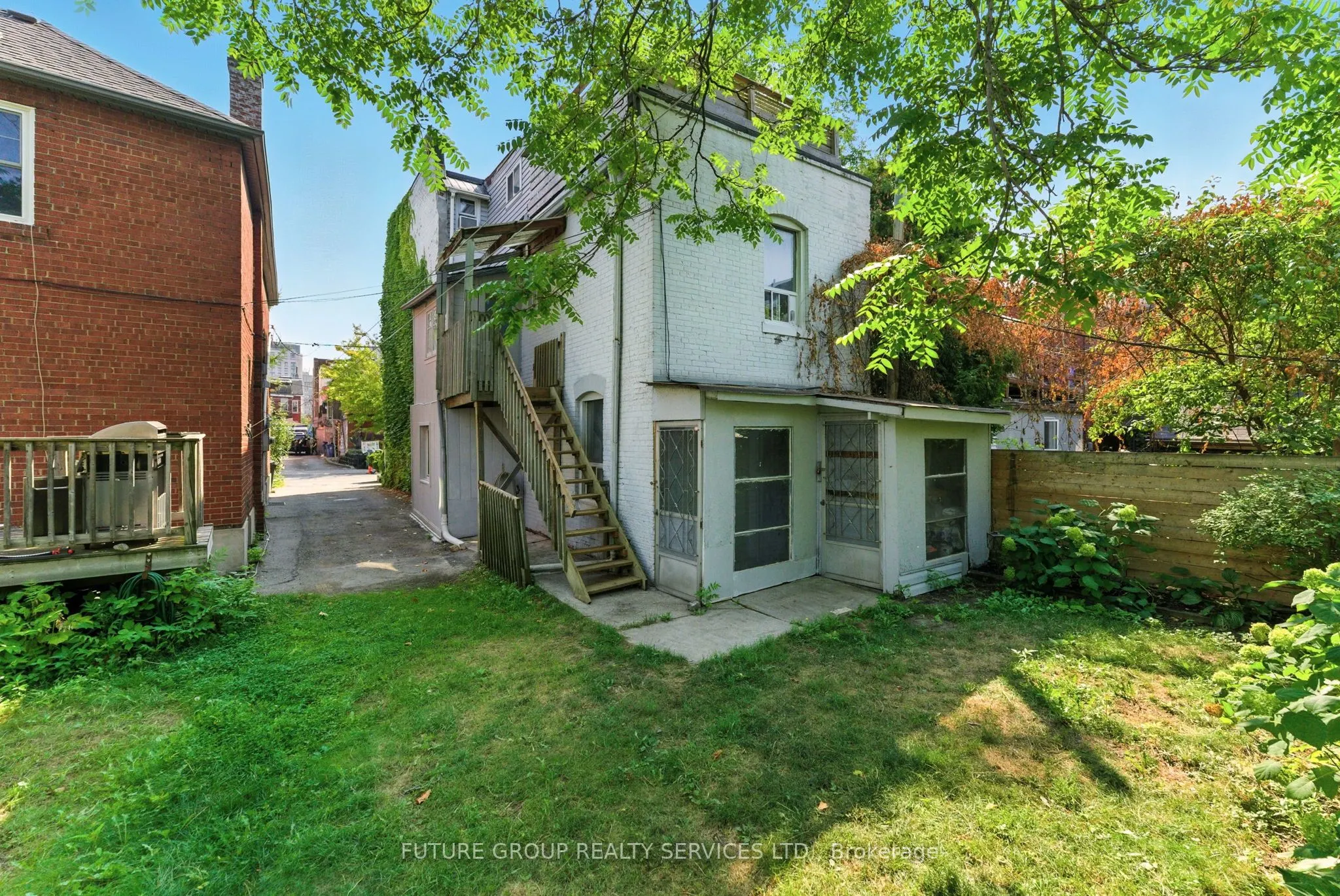 10 Borden Street