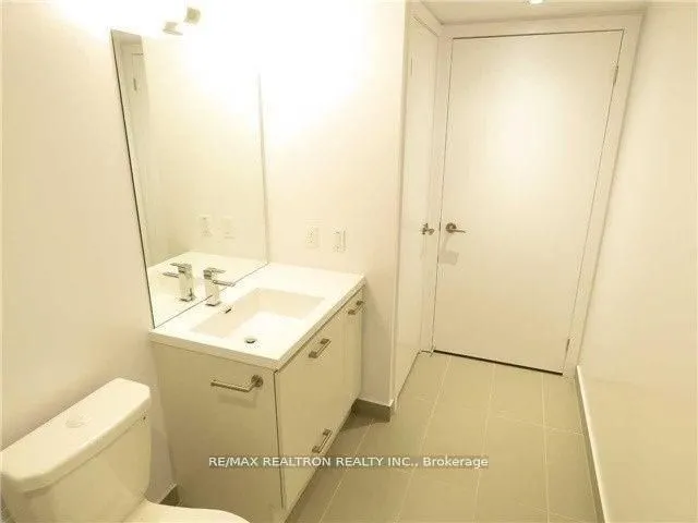 87 Peter Street, #1111