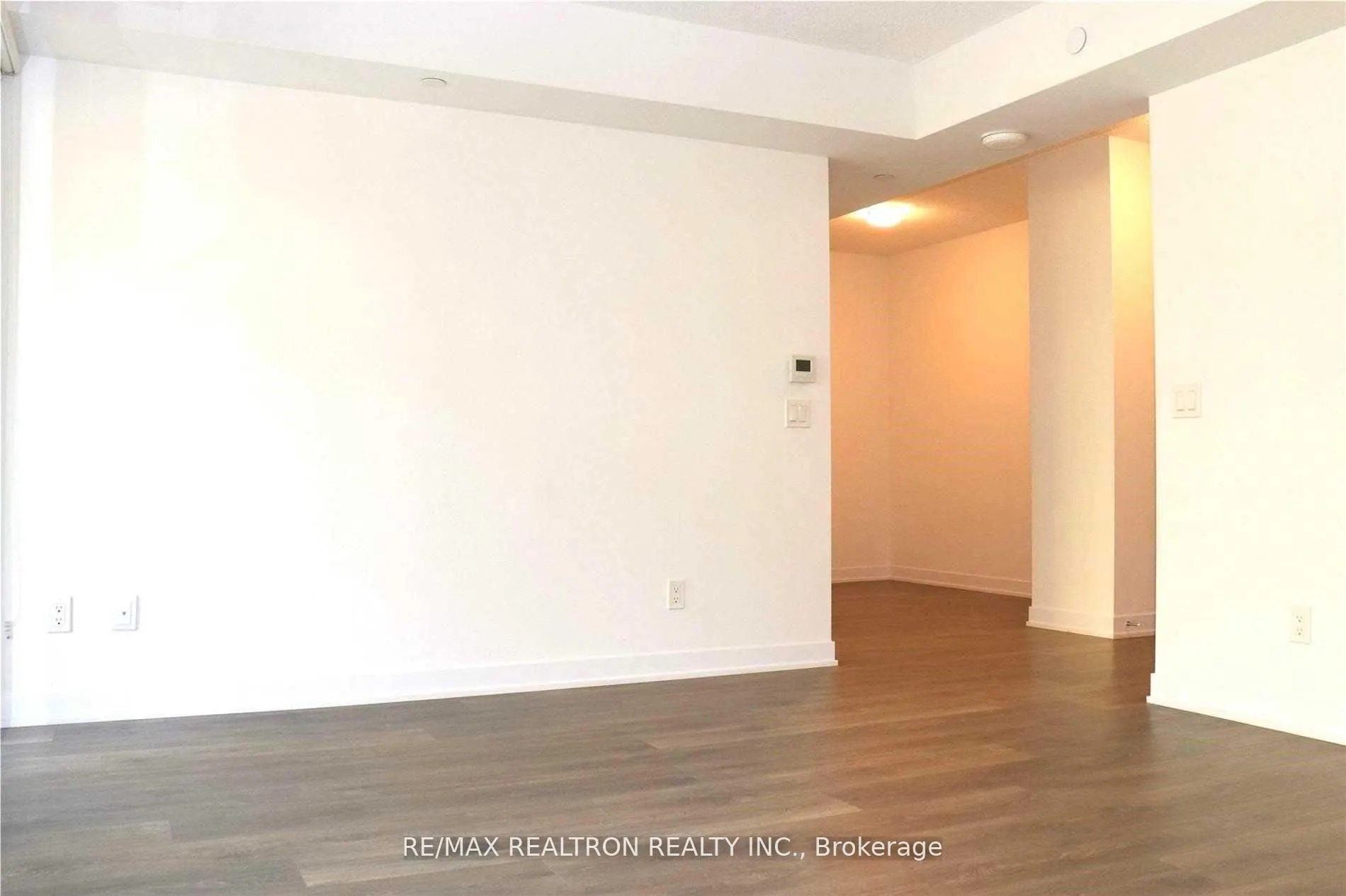87 Peter Street, #1111