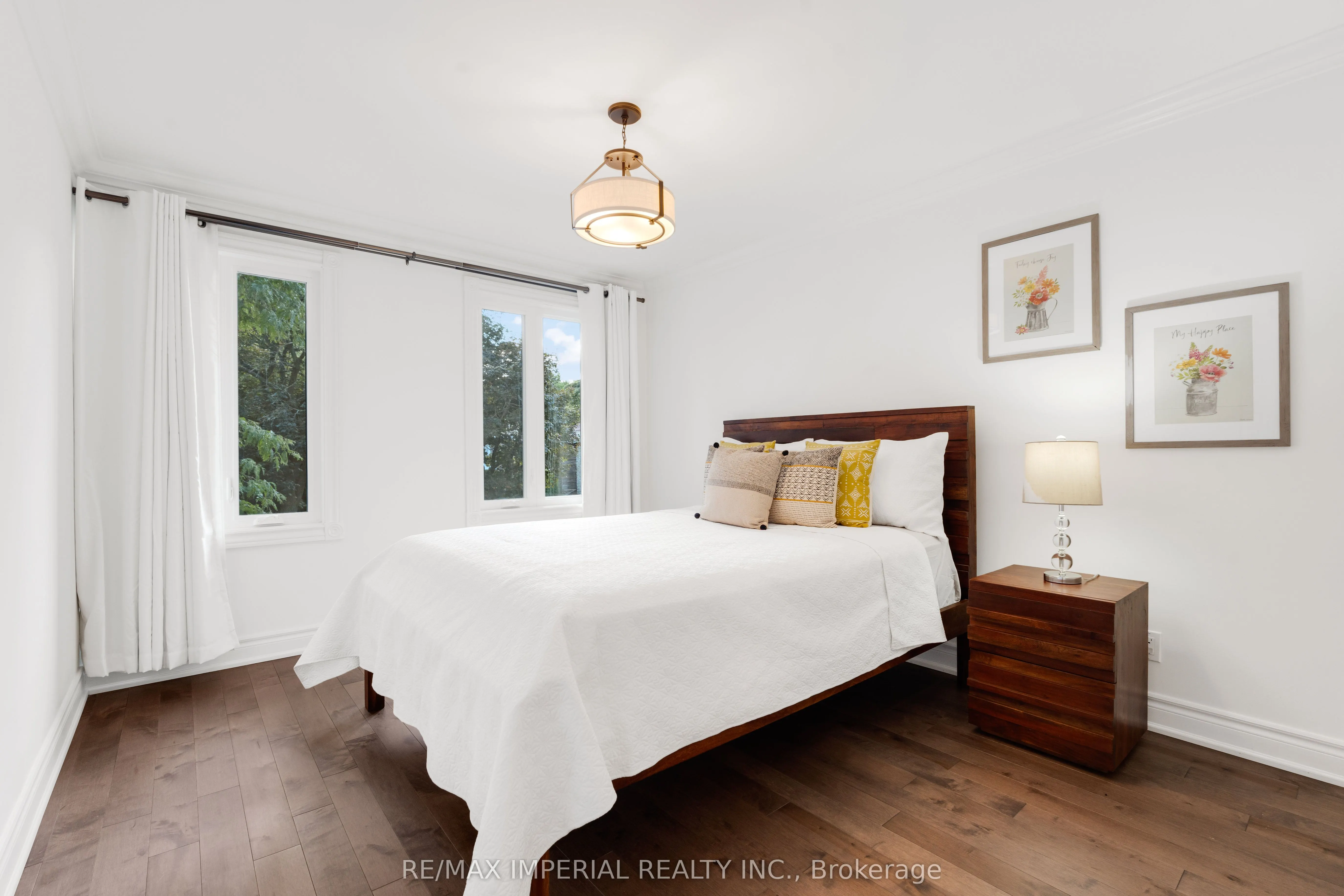 263 Upper Highland Crescent