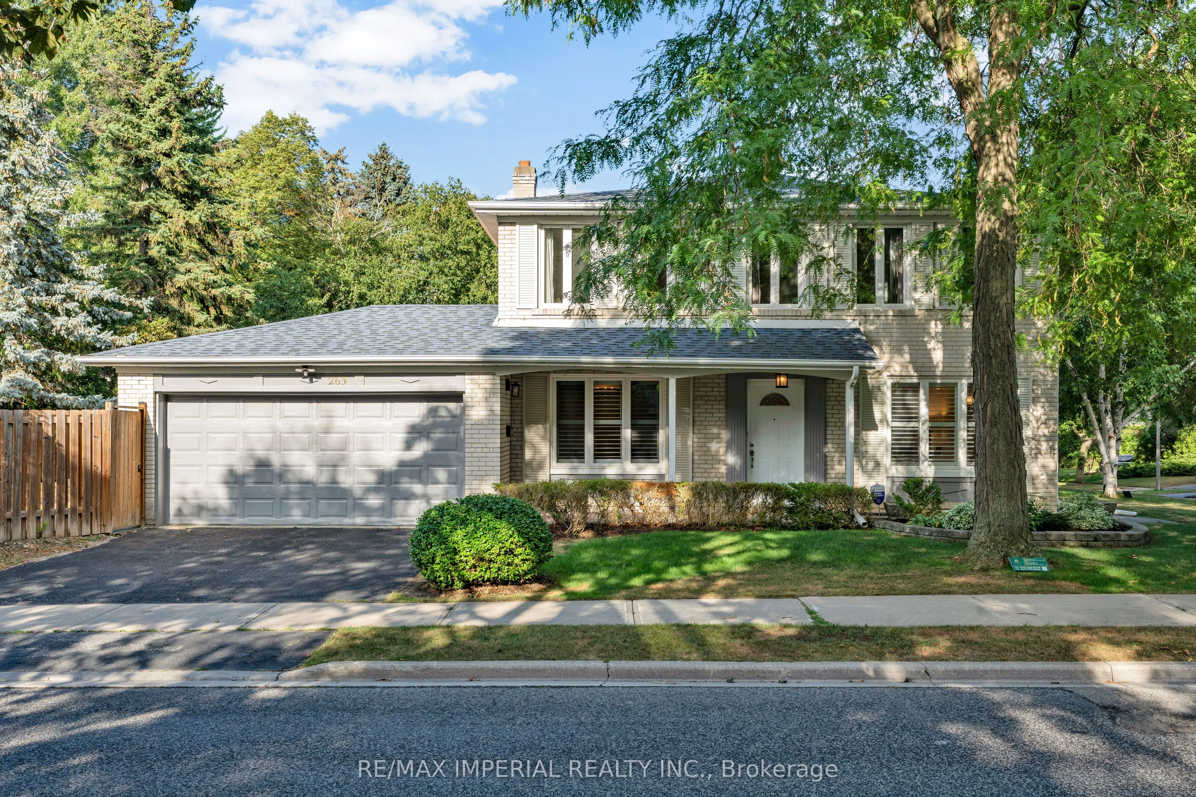 263 Upper Highland Crescent
