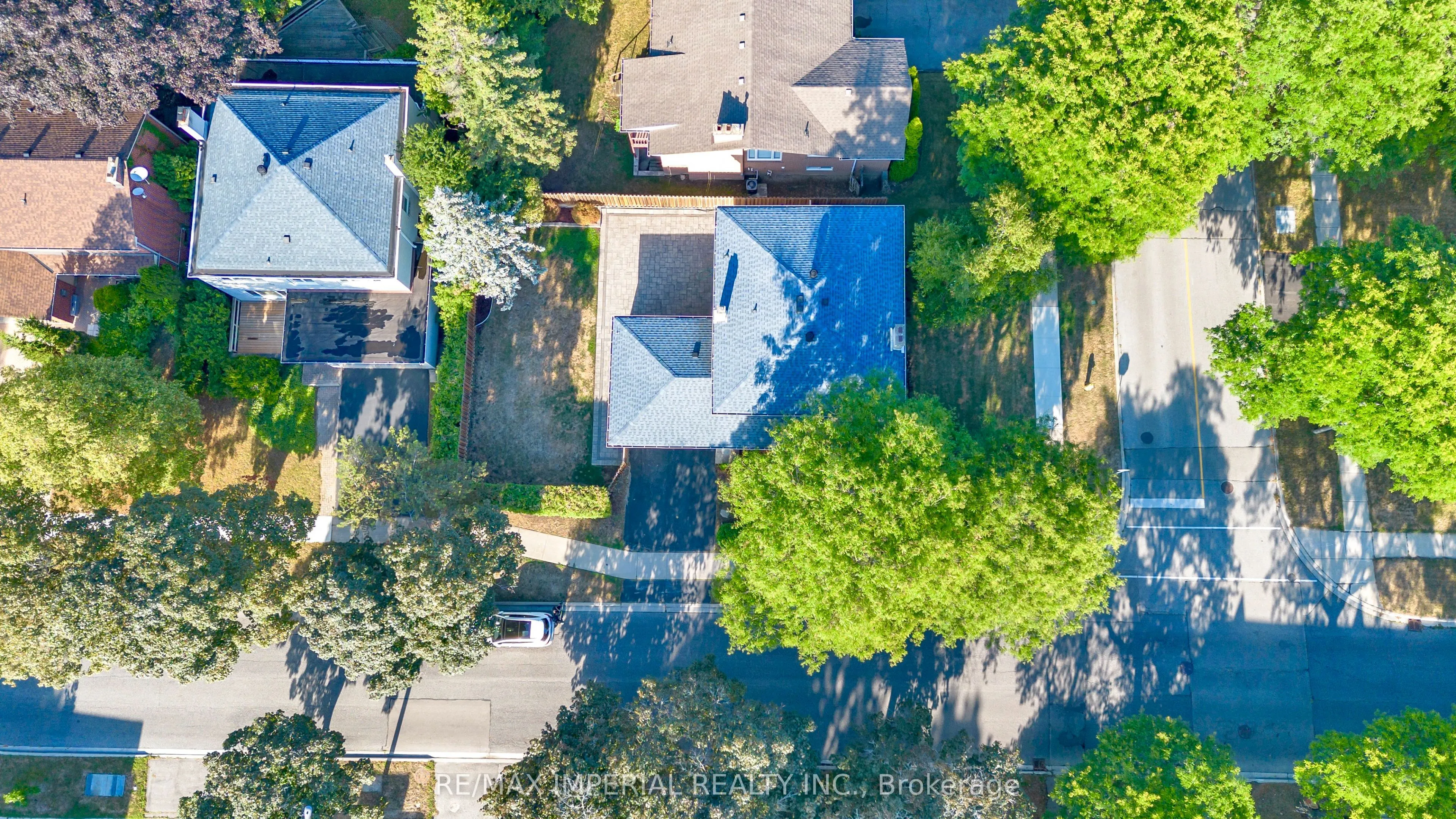 263 Upper Highland Crescent
