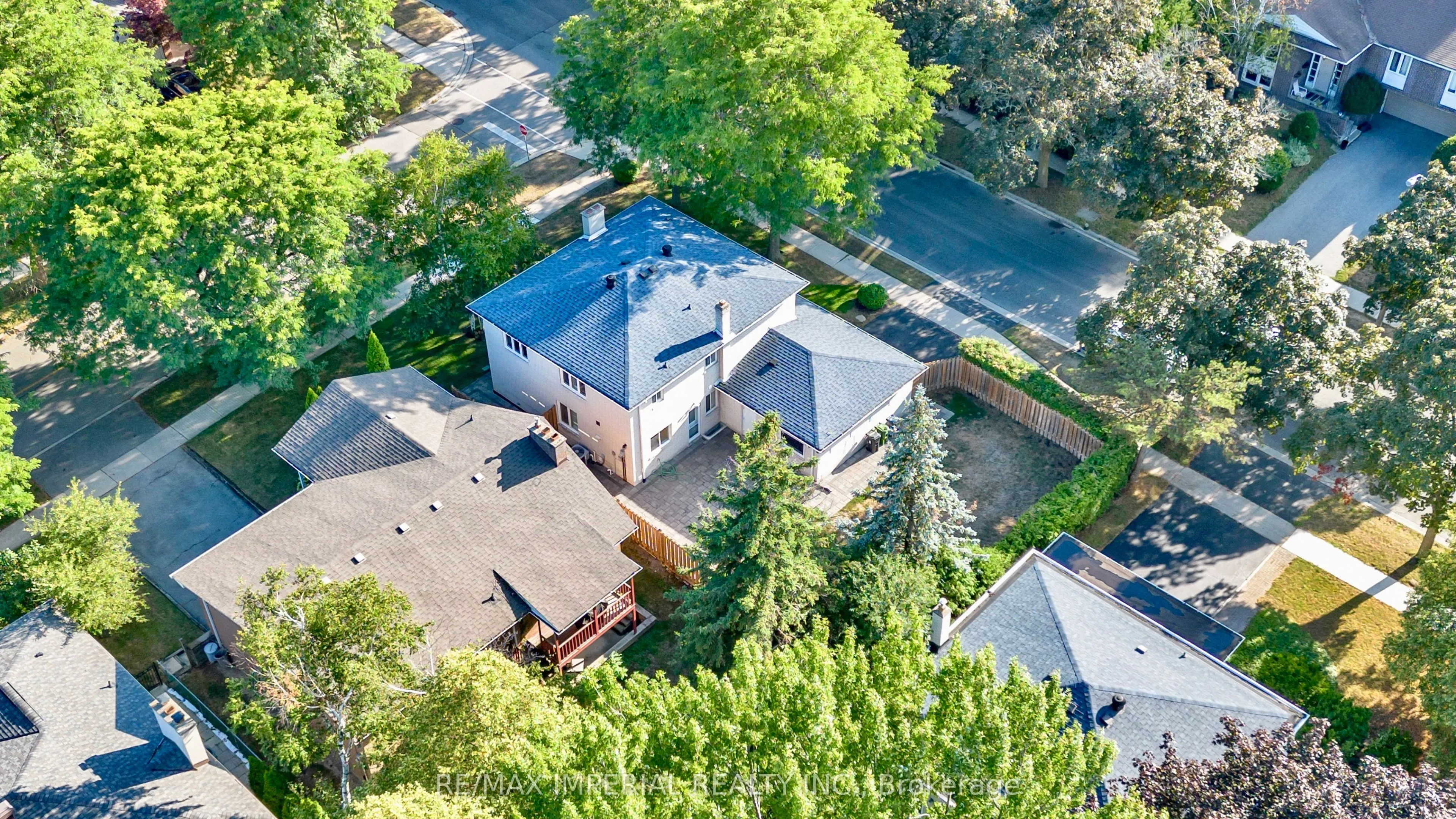 263 Upper Highland Crescent