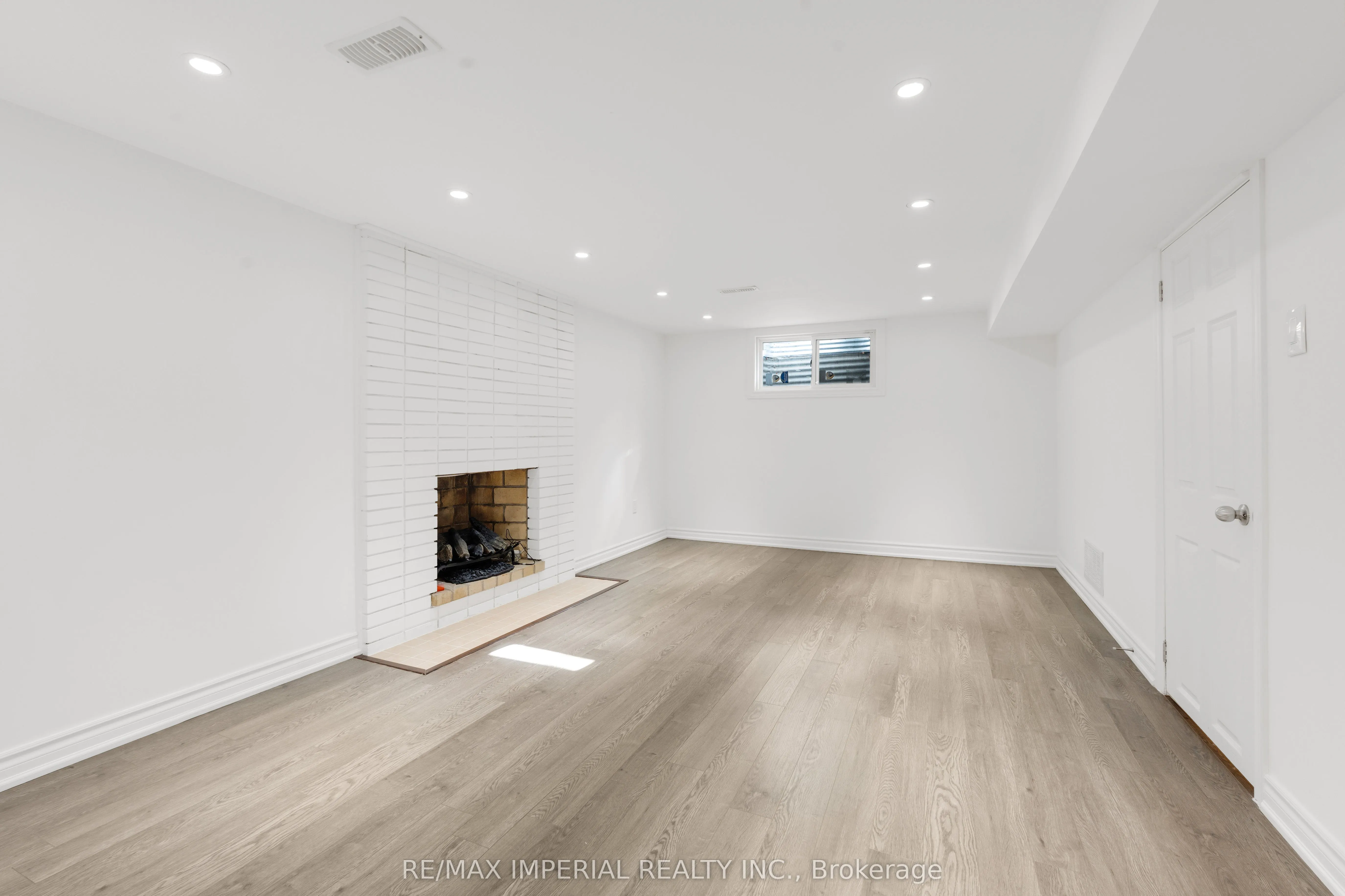 263 Upper Highland Crescent