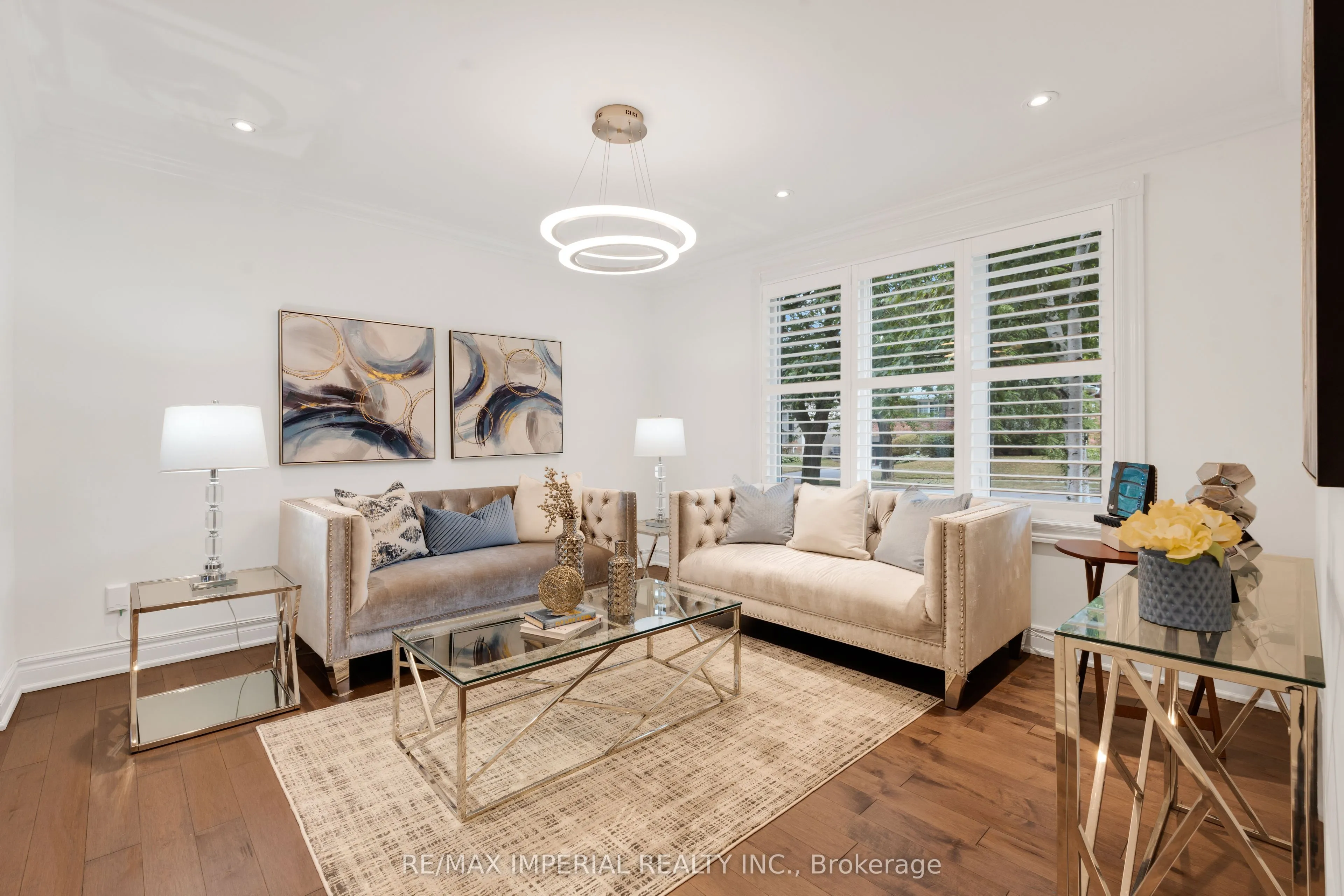263 Upper Highland Crescent