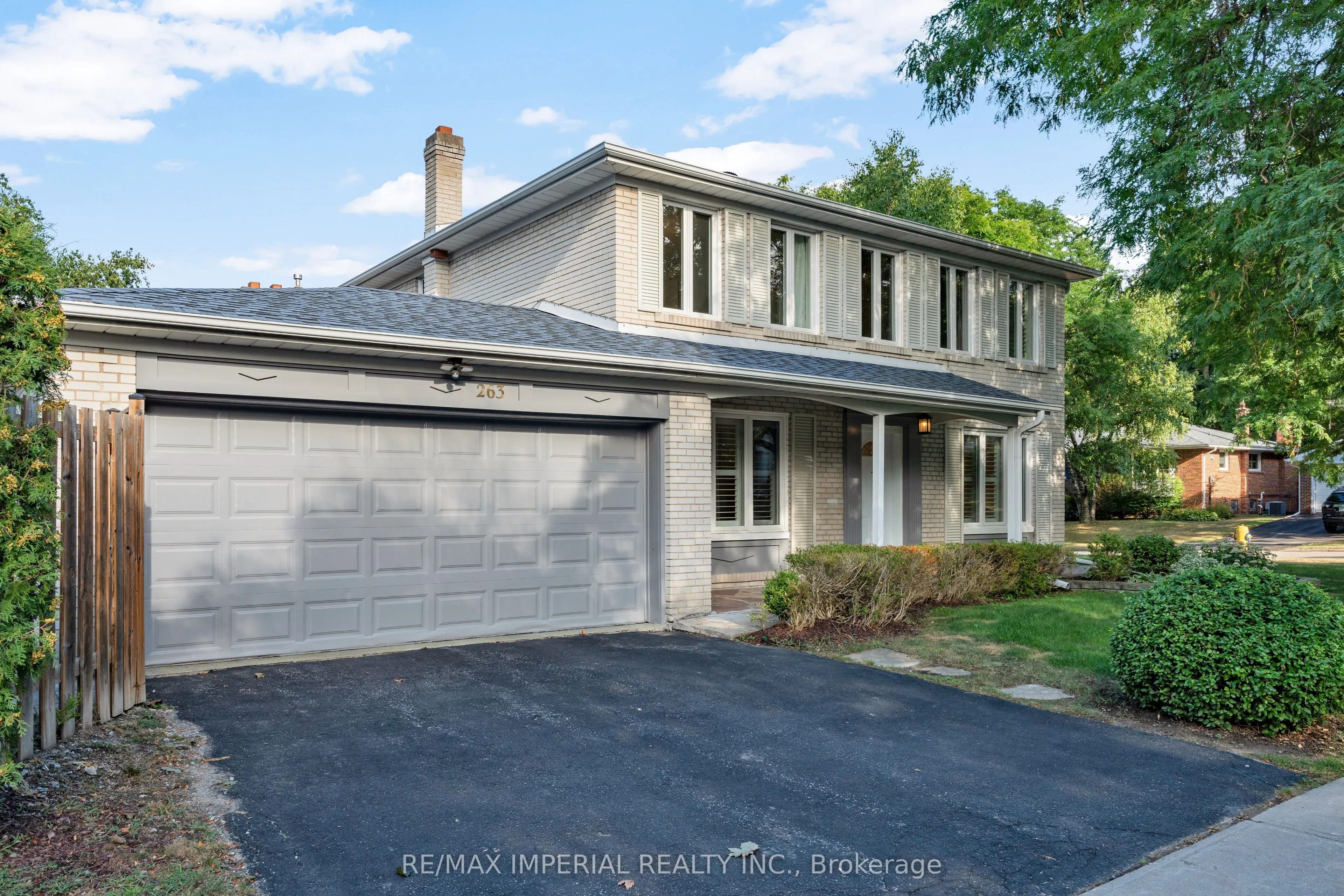 263 Upper Highland Crescent