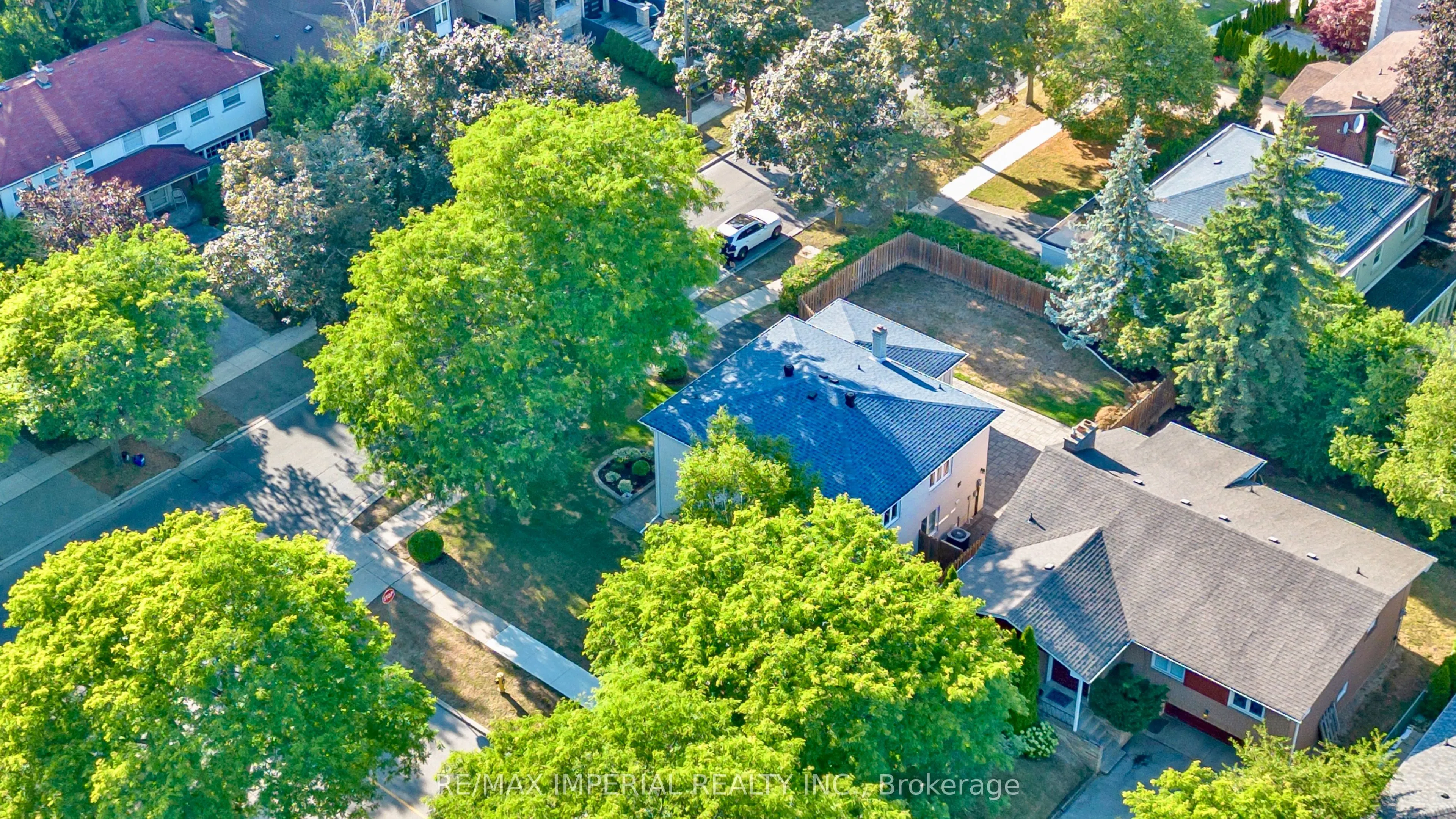 263 Upper Highland Crescent