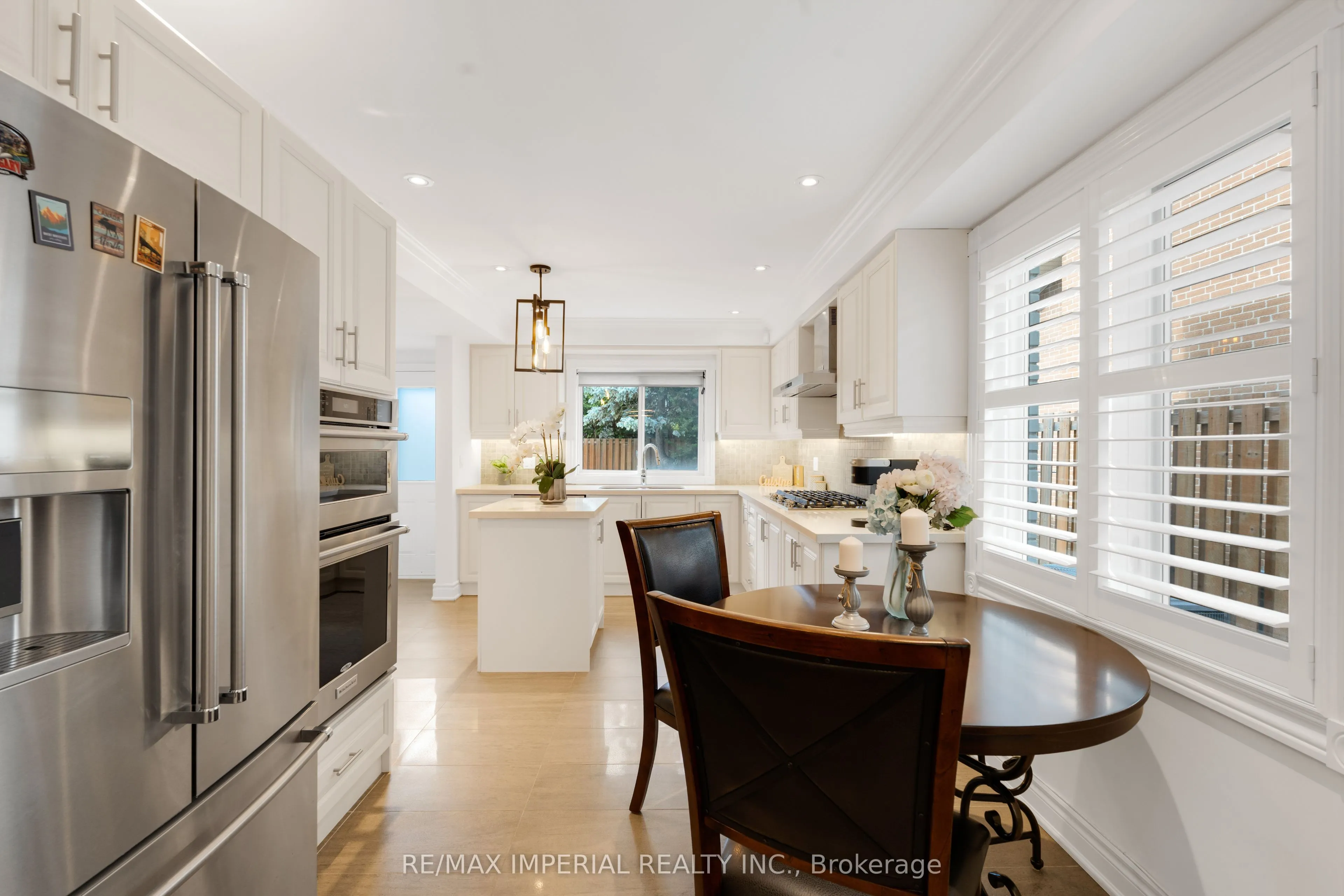 263 Upper Highland Crescent
