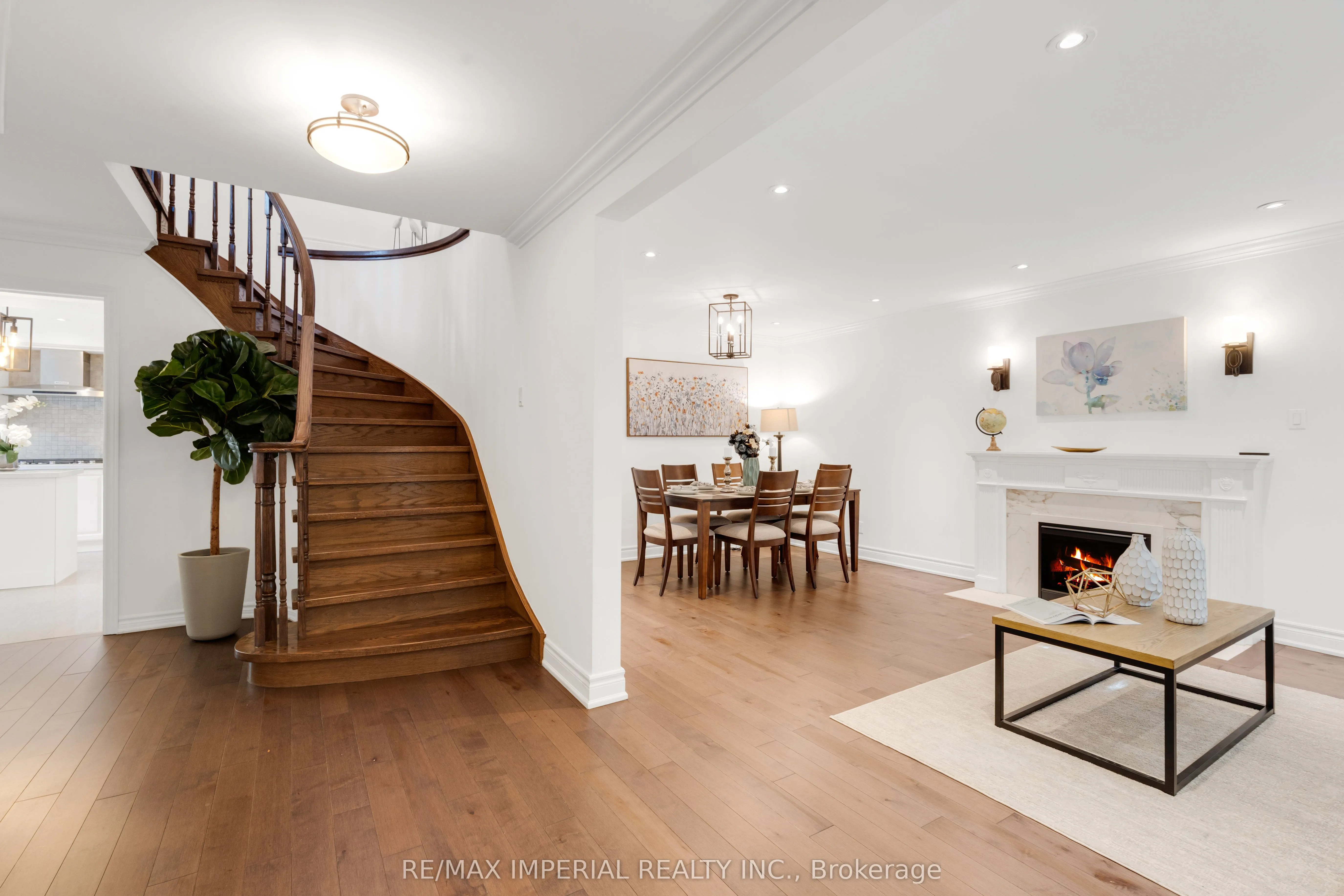 263 Upper Highland Crescent