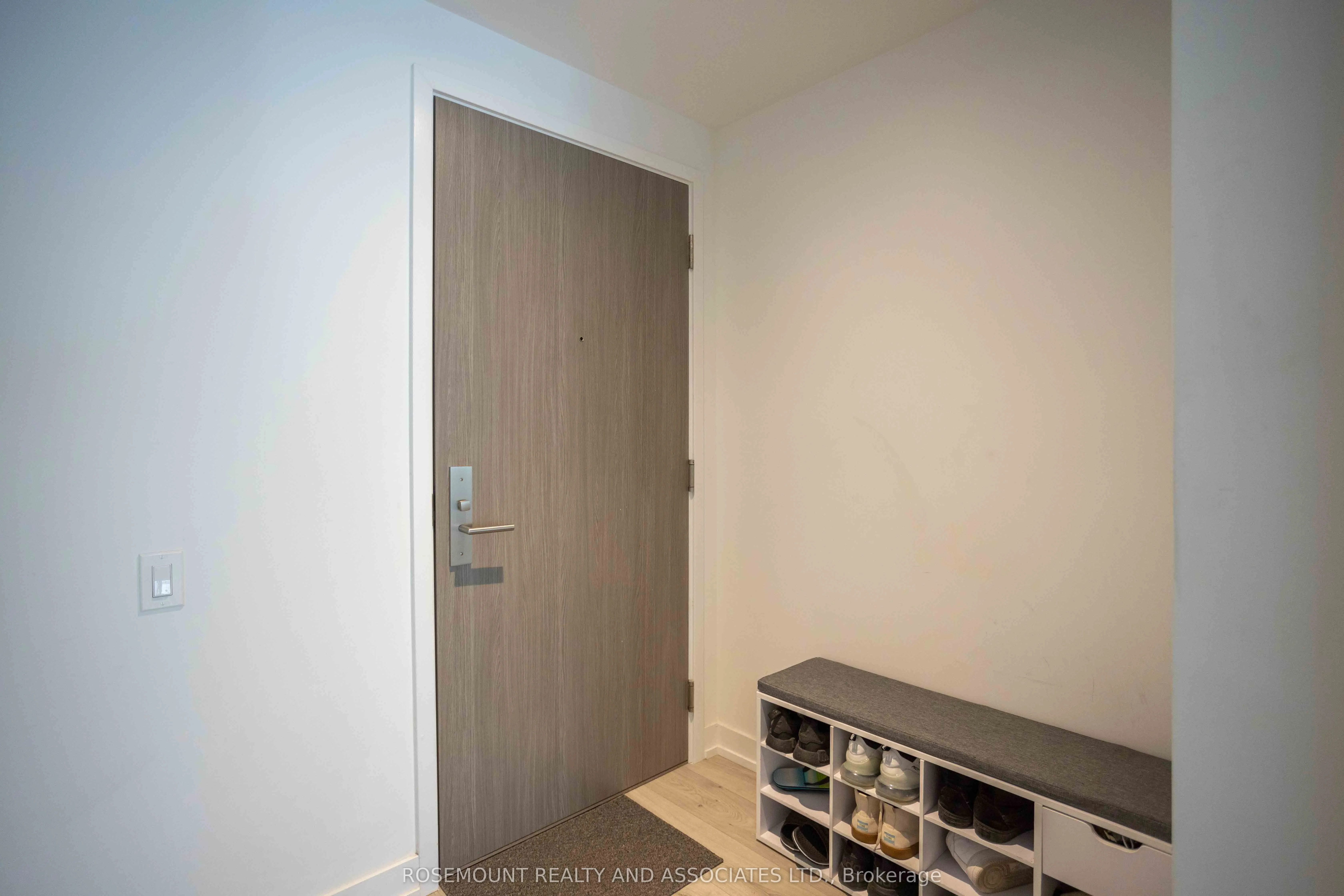 161 Roehampton Avenue, #712
