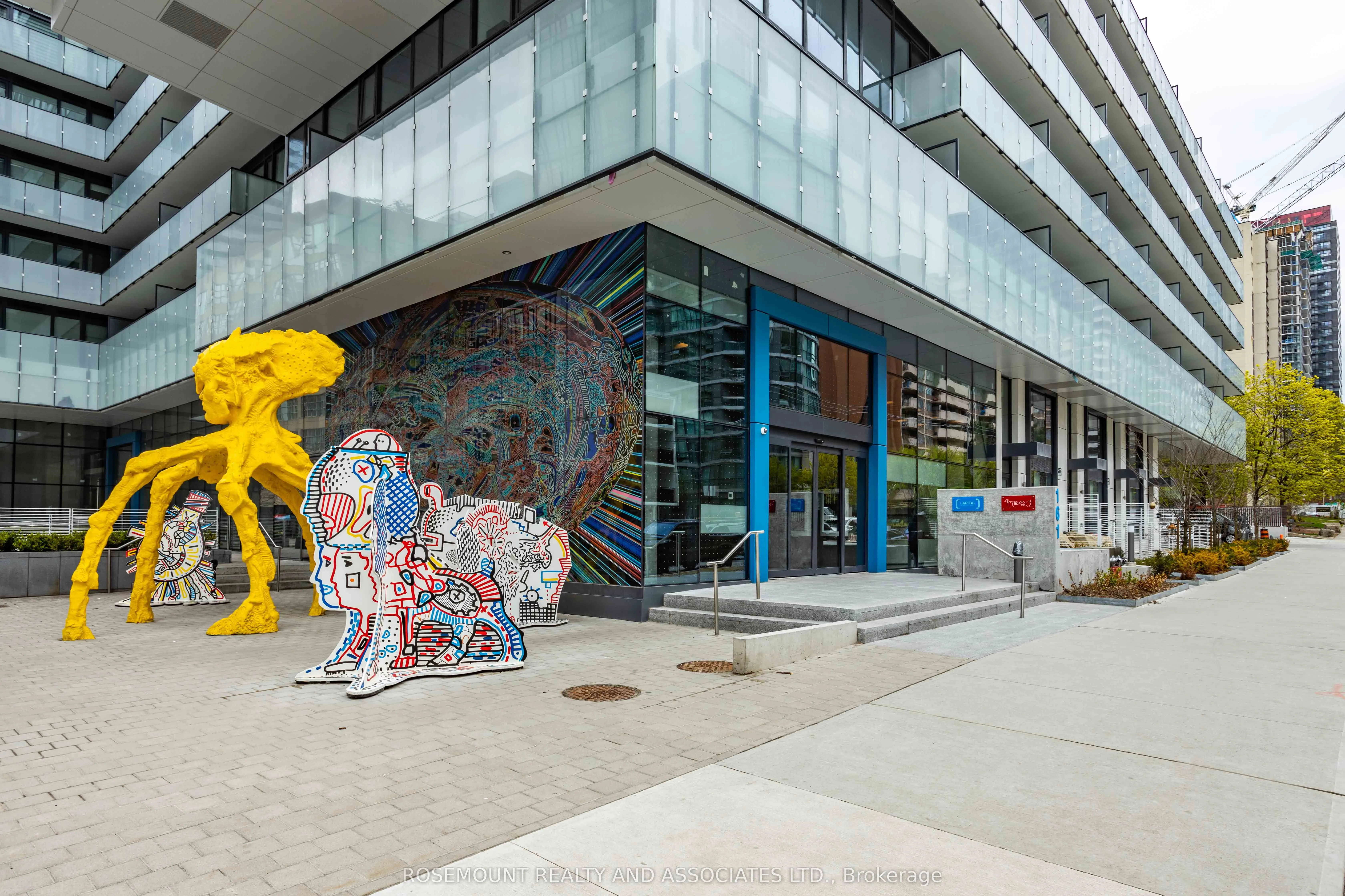 161 Roehampton Avenue, #712