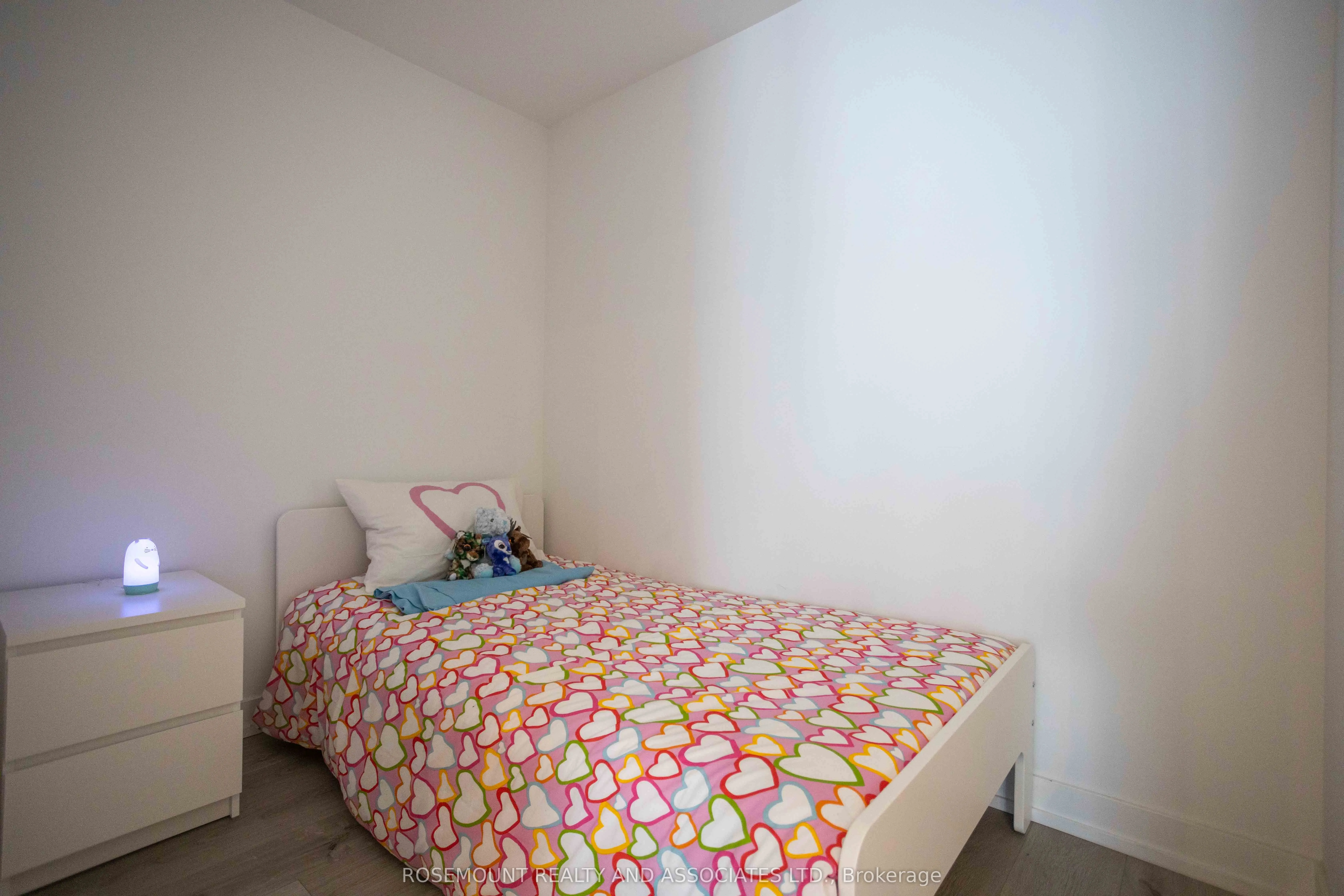 161 Roehampton Avenue, #712
