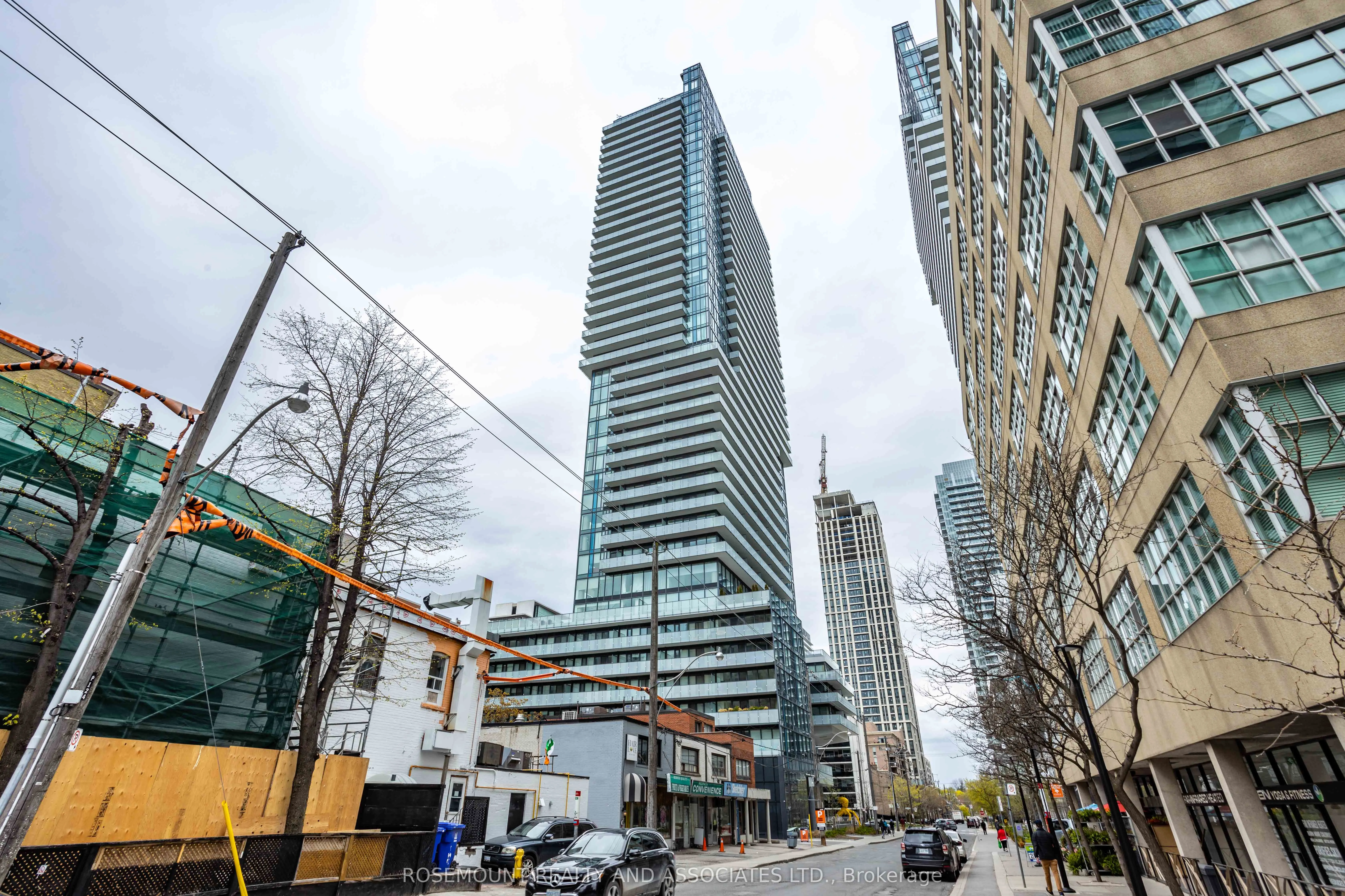 161 Roehampton Avenue, #712