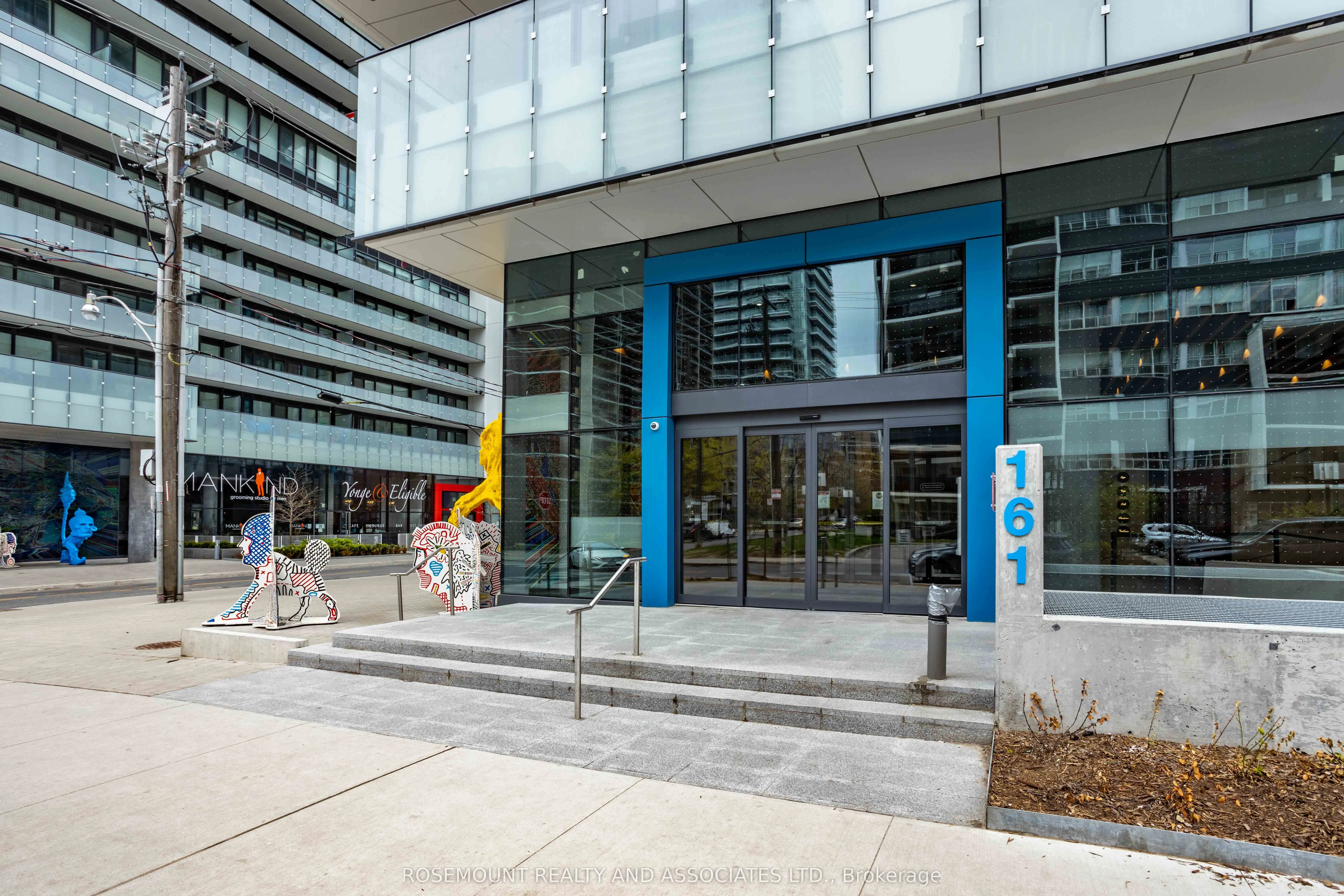 161 Roehampton Avenue, #712