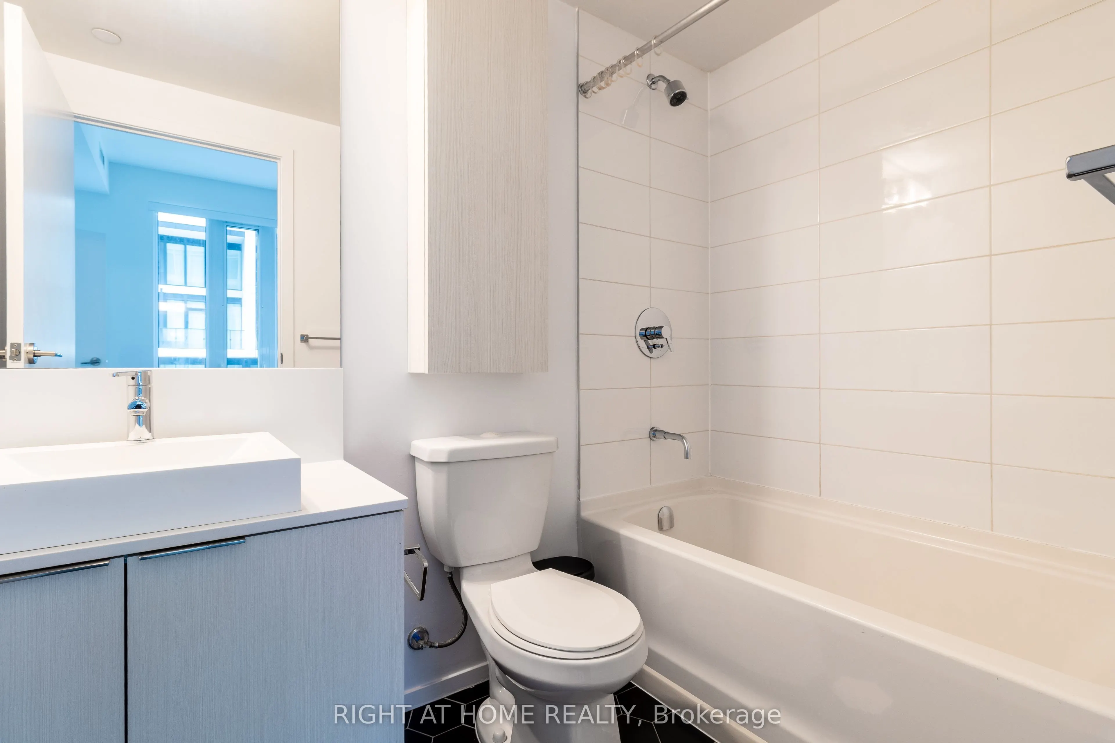 68 Shuter Street, #503