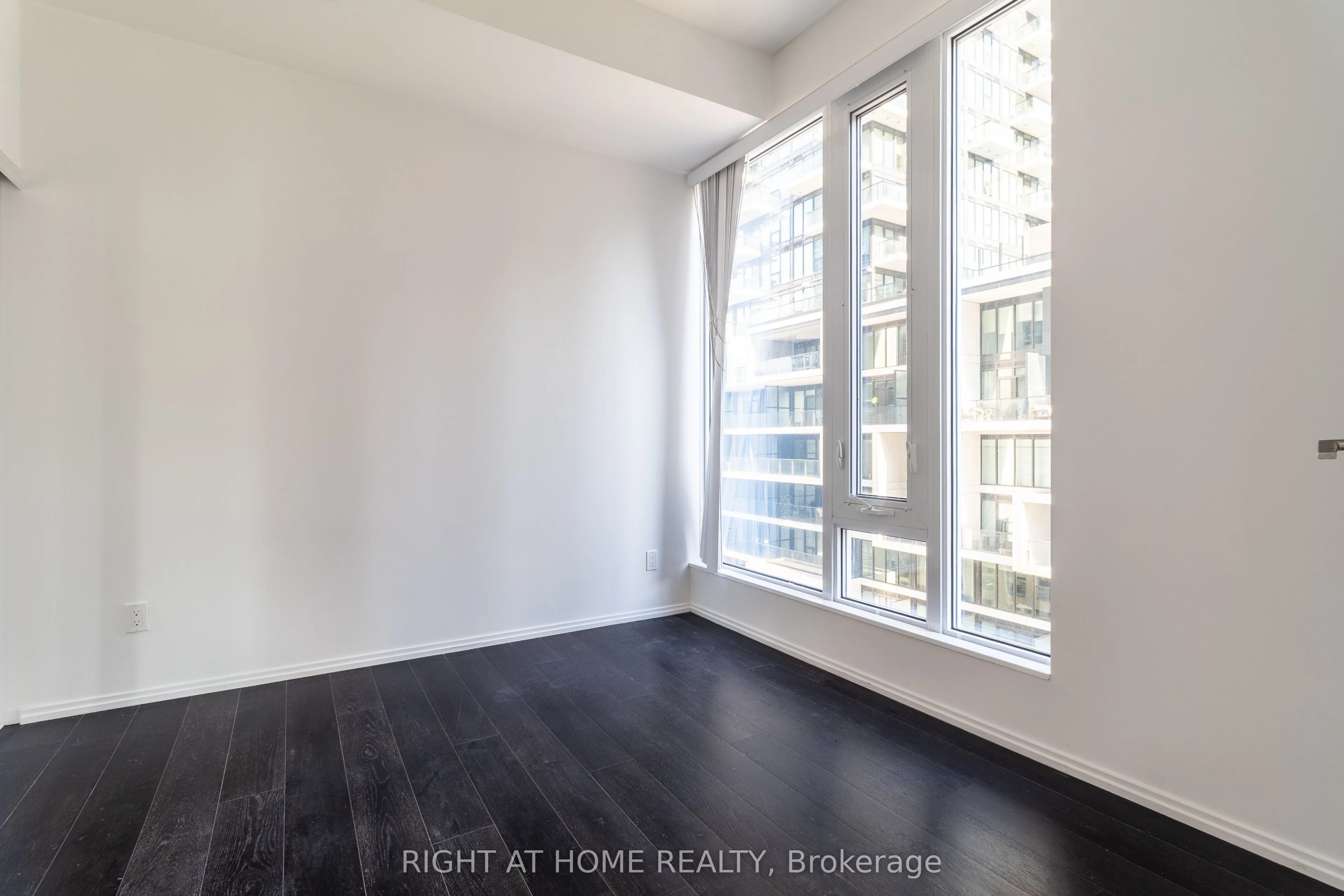 68 Shuter Street, #503