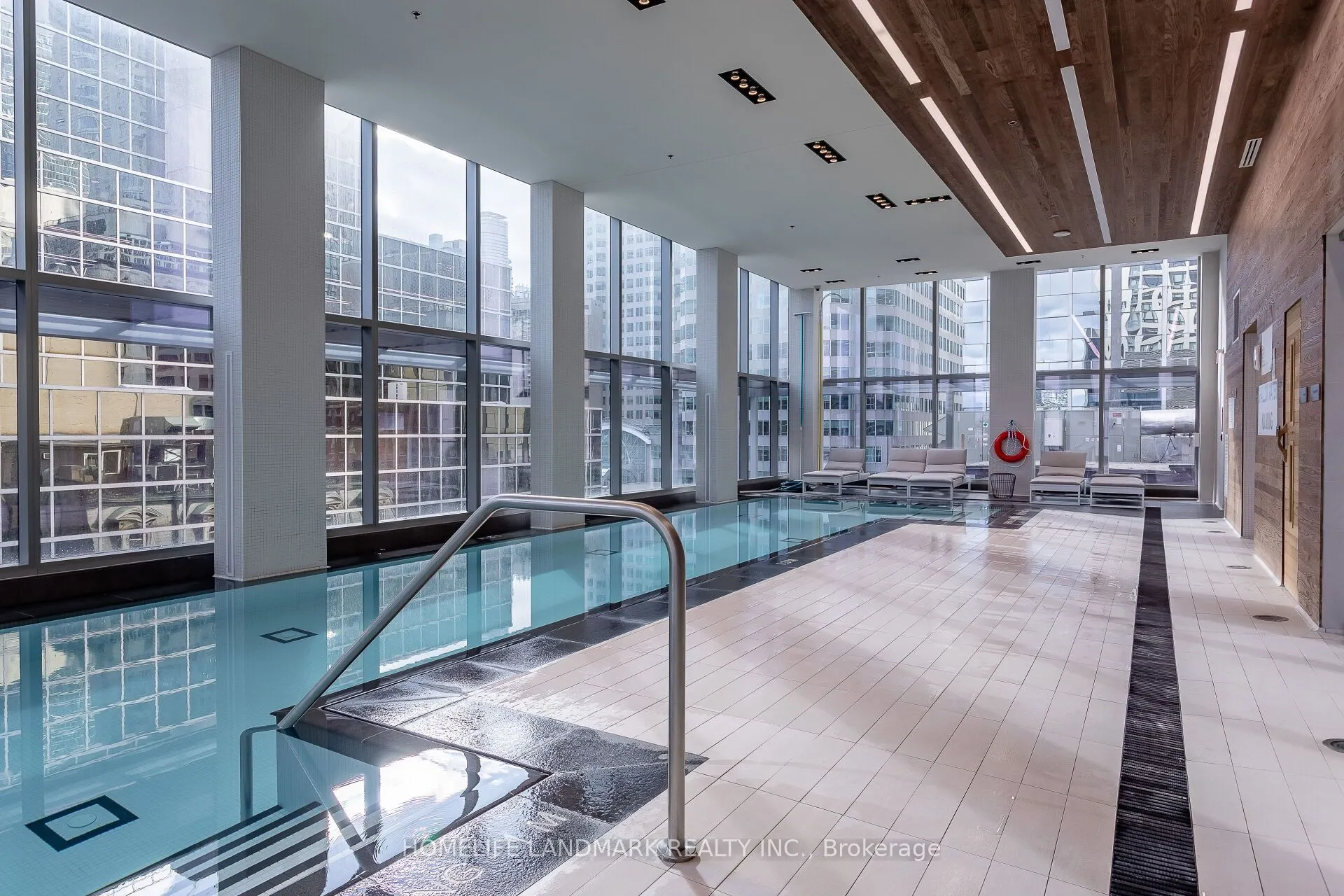88 Scott Street, #1002
