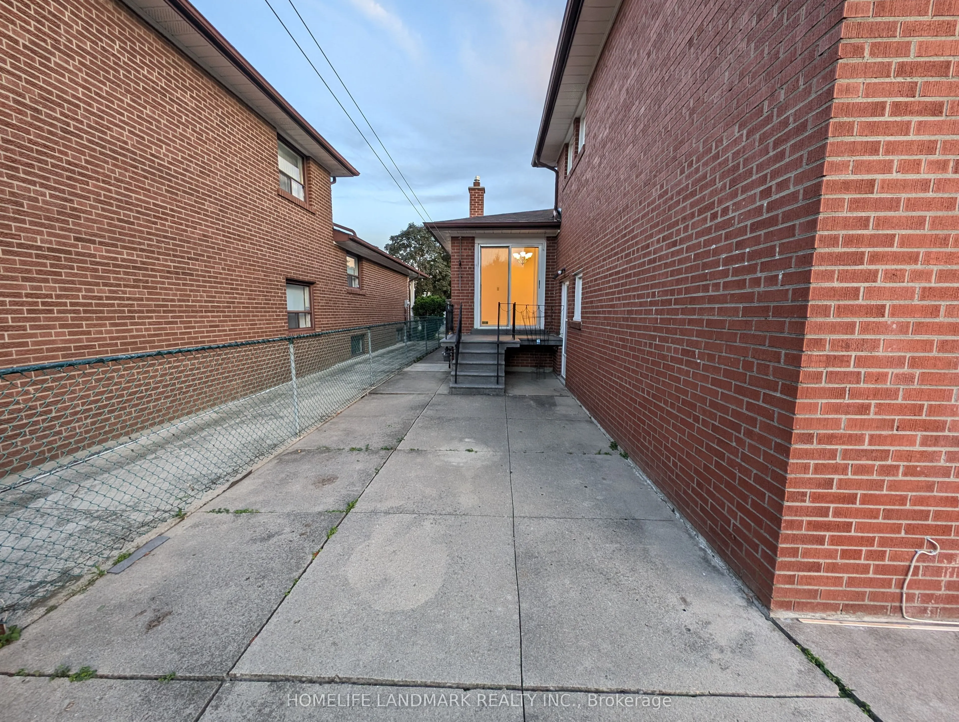 56 Bickerton Crescent, #(upper unit)