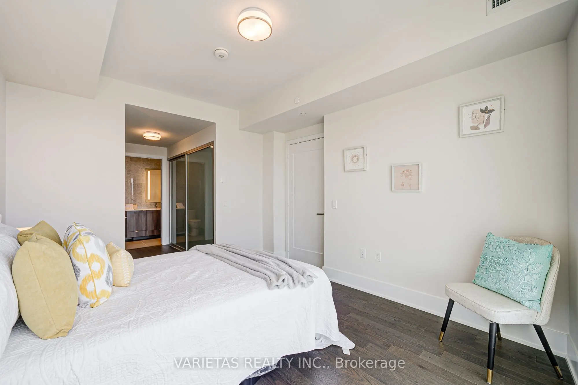 585 Bloor Street E, #4319