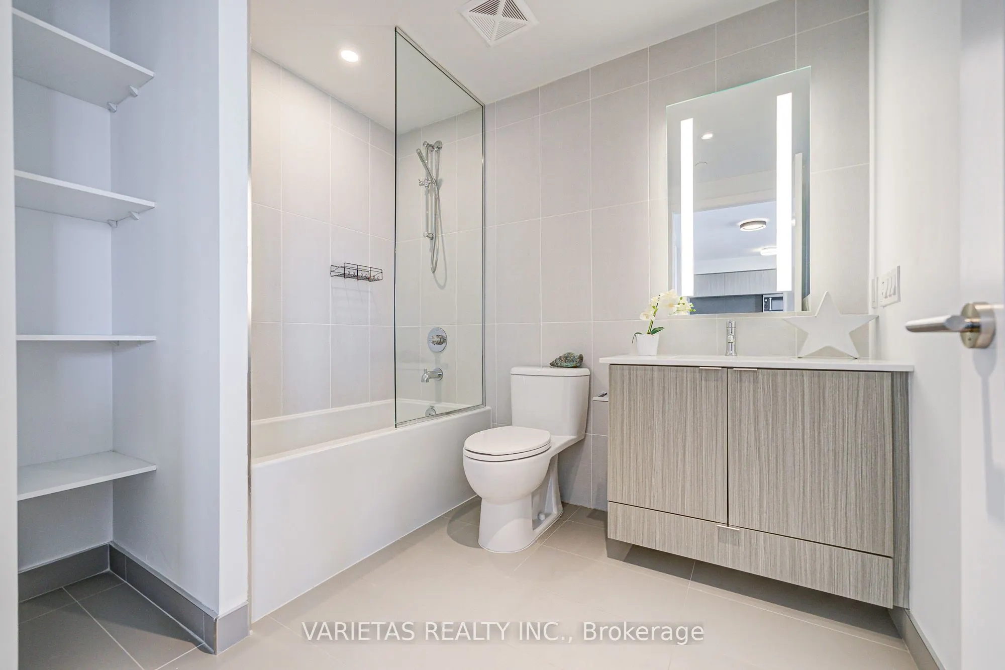 585 Bloor Street E, #4319