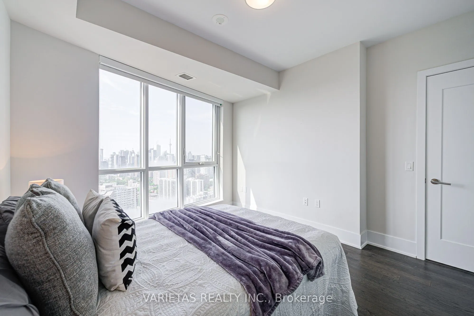 585 Bloor Street E, #4319