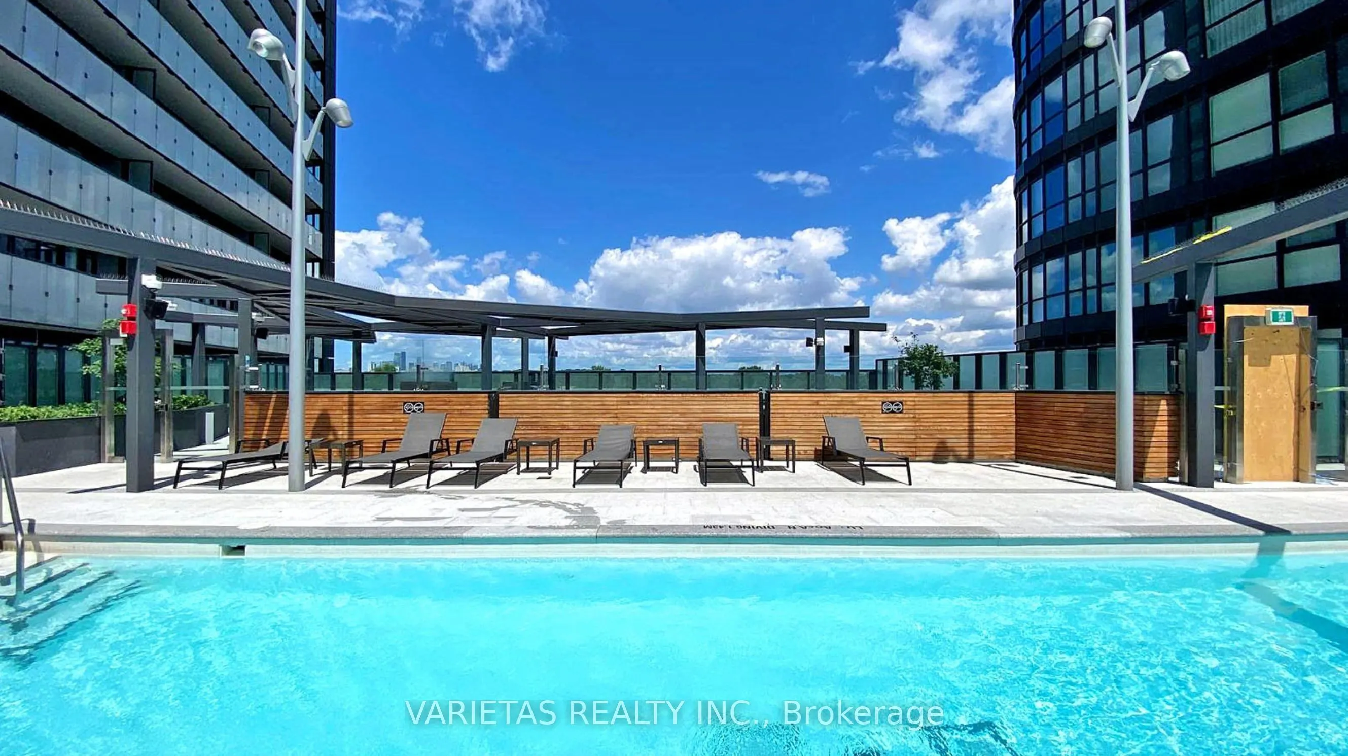 585 Bloor Street E, #4319