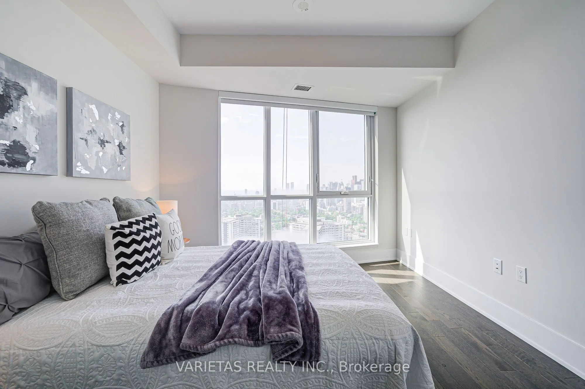 585 Bloor Street E, #4319