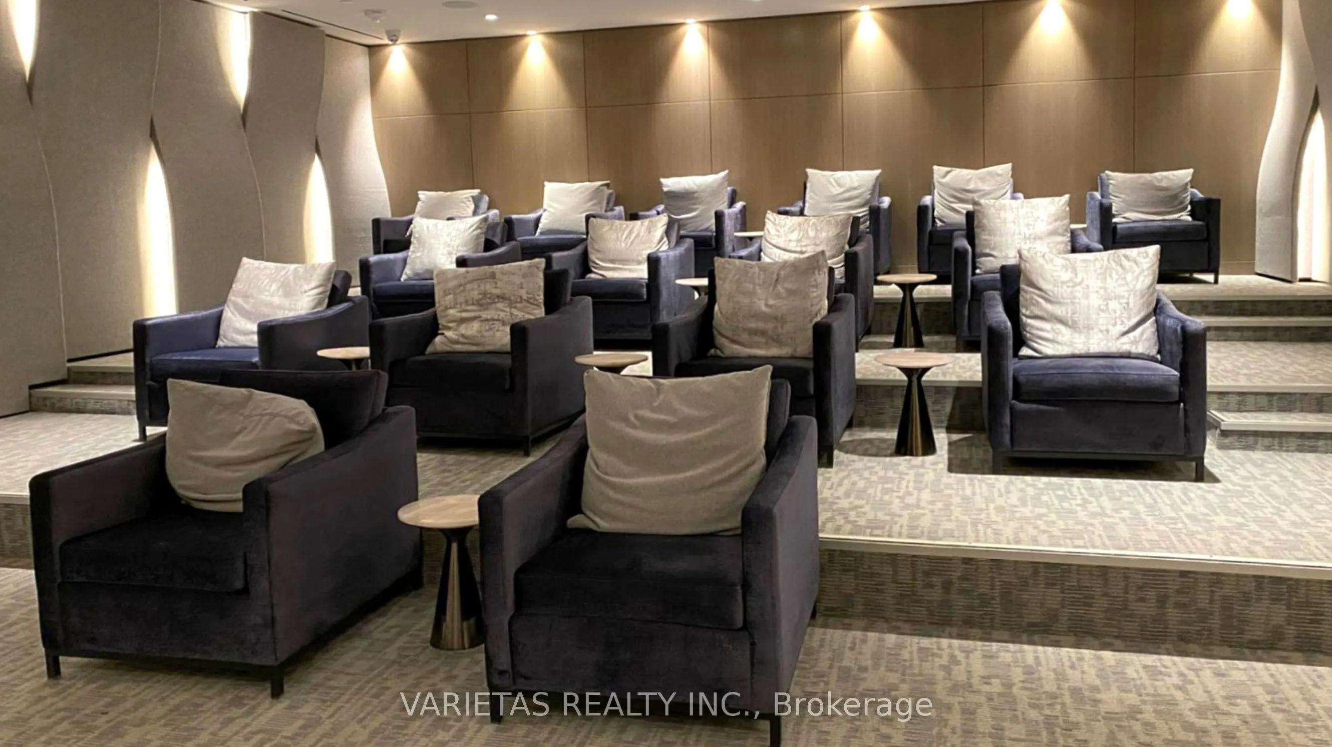 585 Bloor Street E, #4319