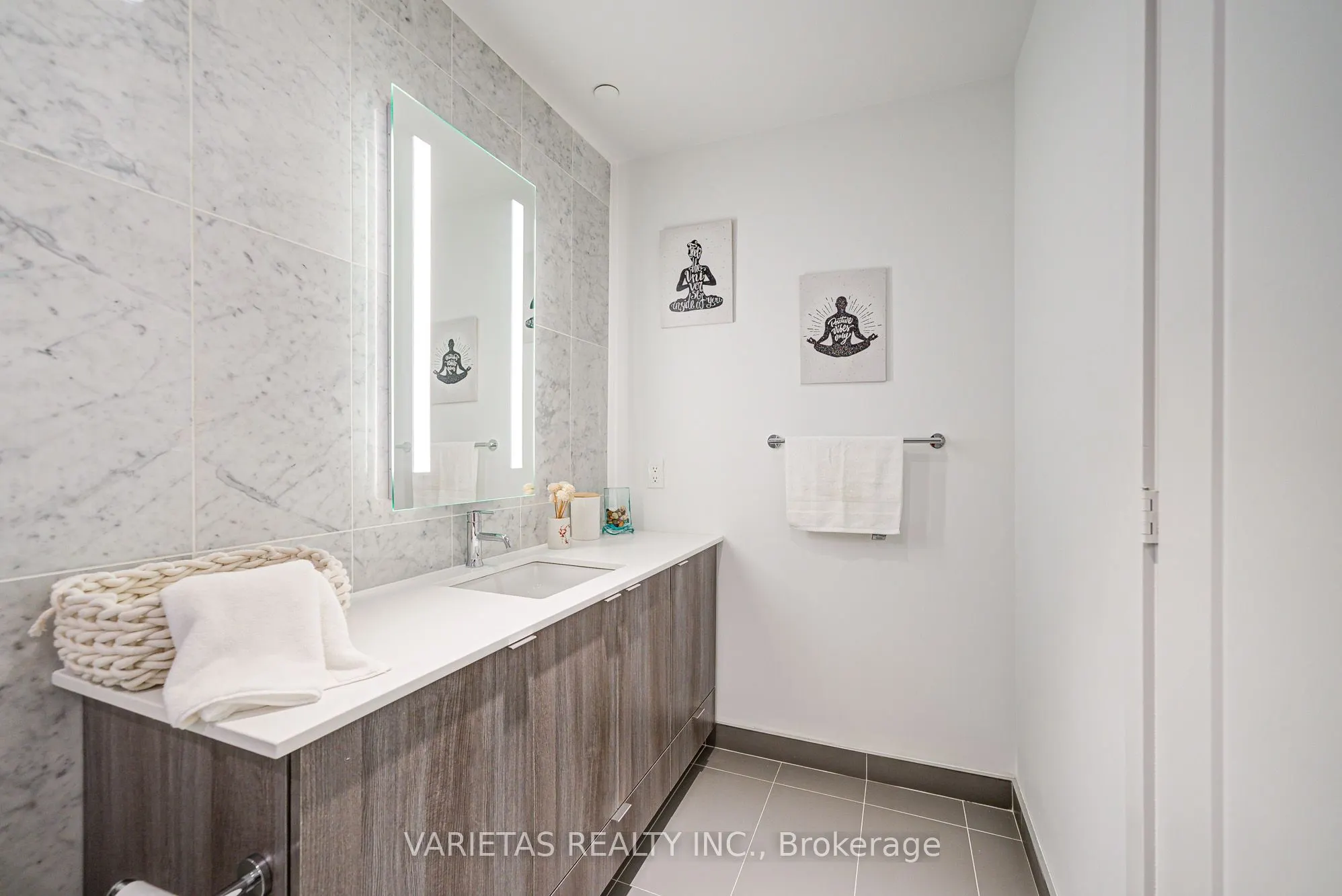 585 Bloor Street E, #4319