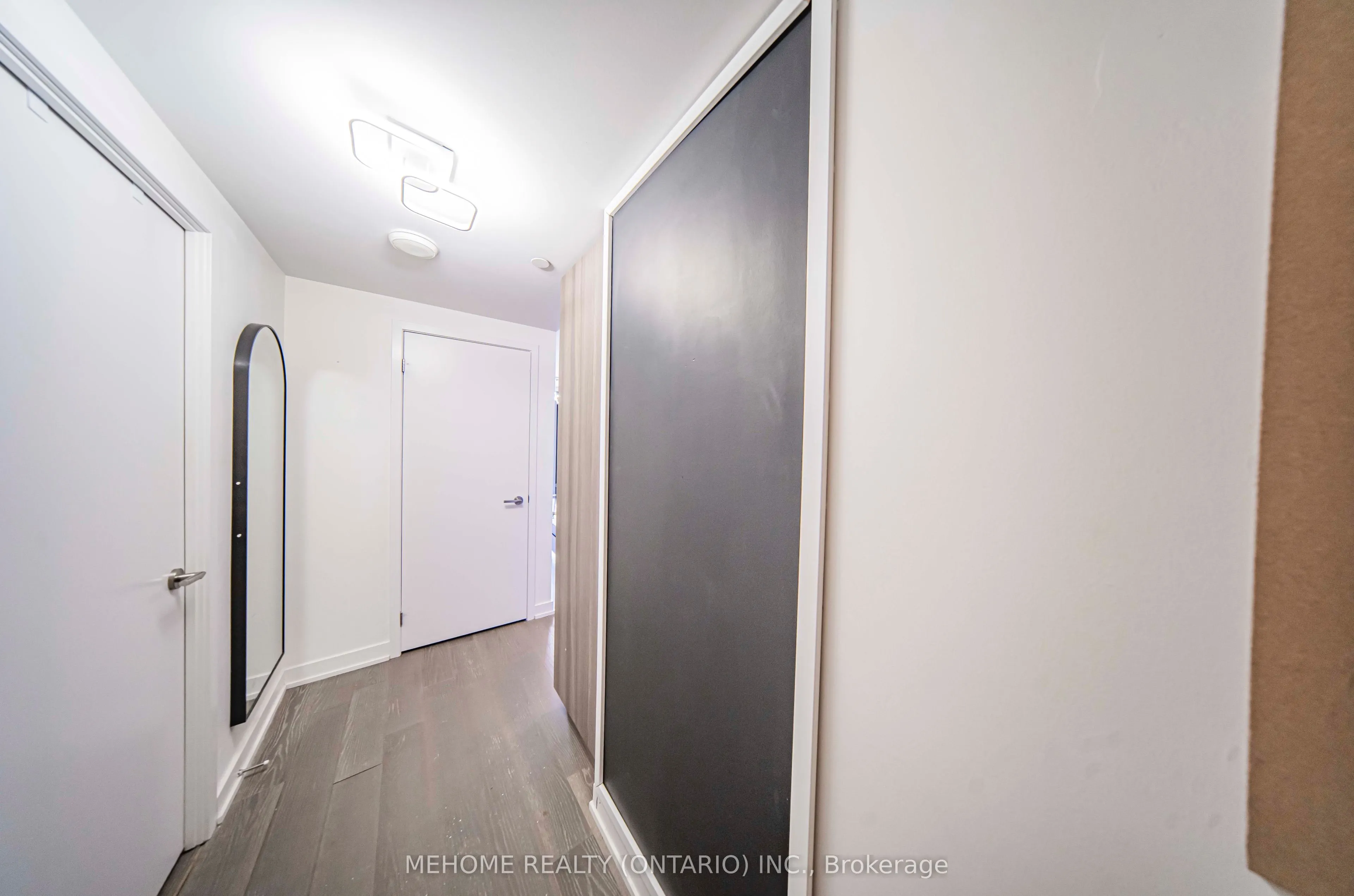 11 Wellesley Street W, #902